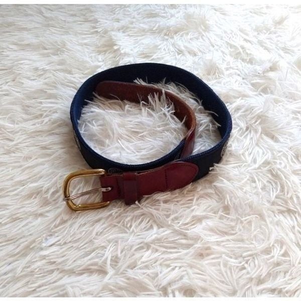 Collegiate school kids belt