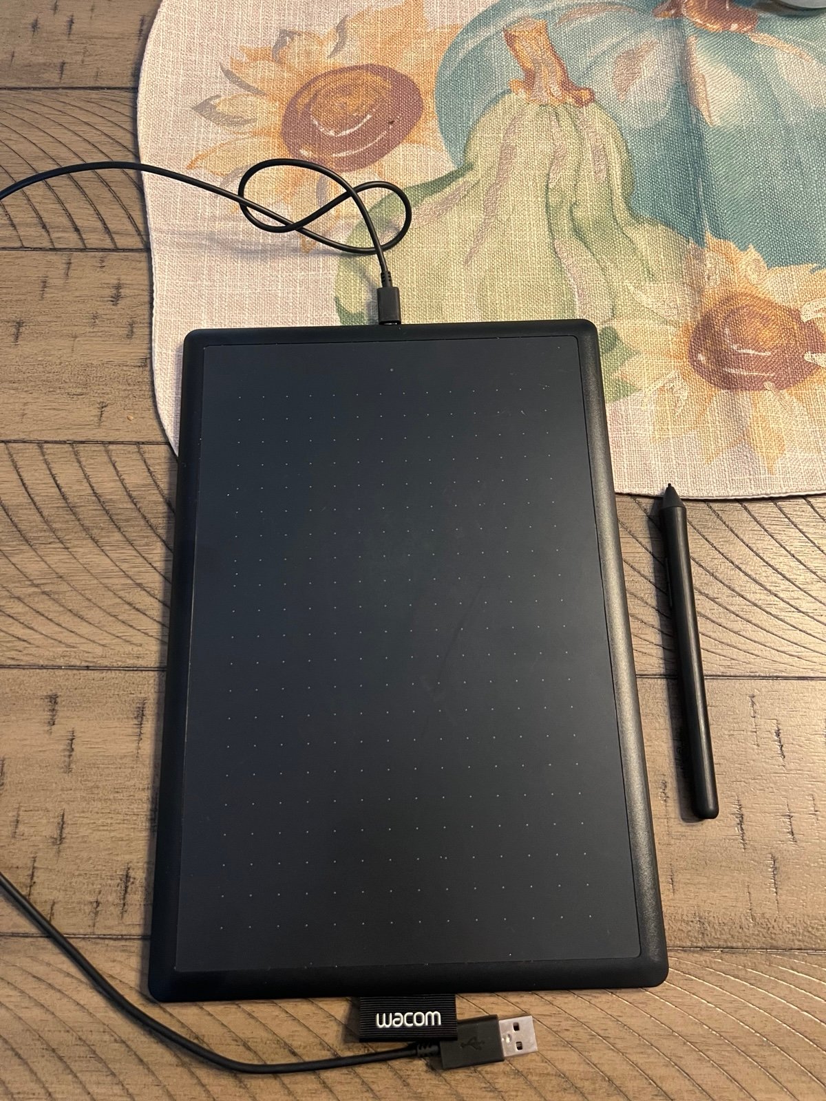One by Wacom Drawing Tablet, Medium 10.9" x 7.4" Compact Graphics Tablet