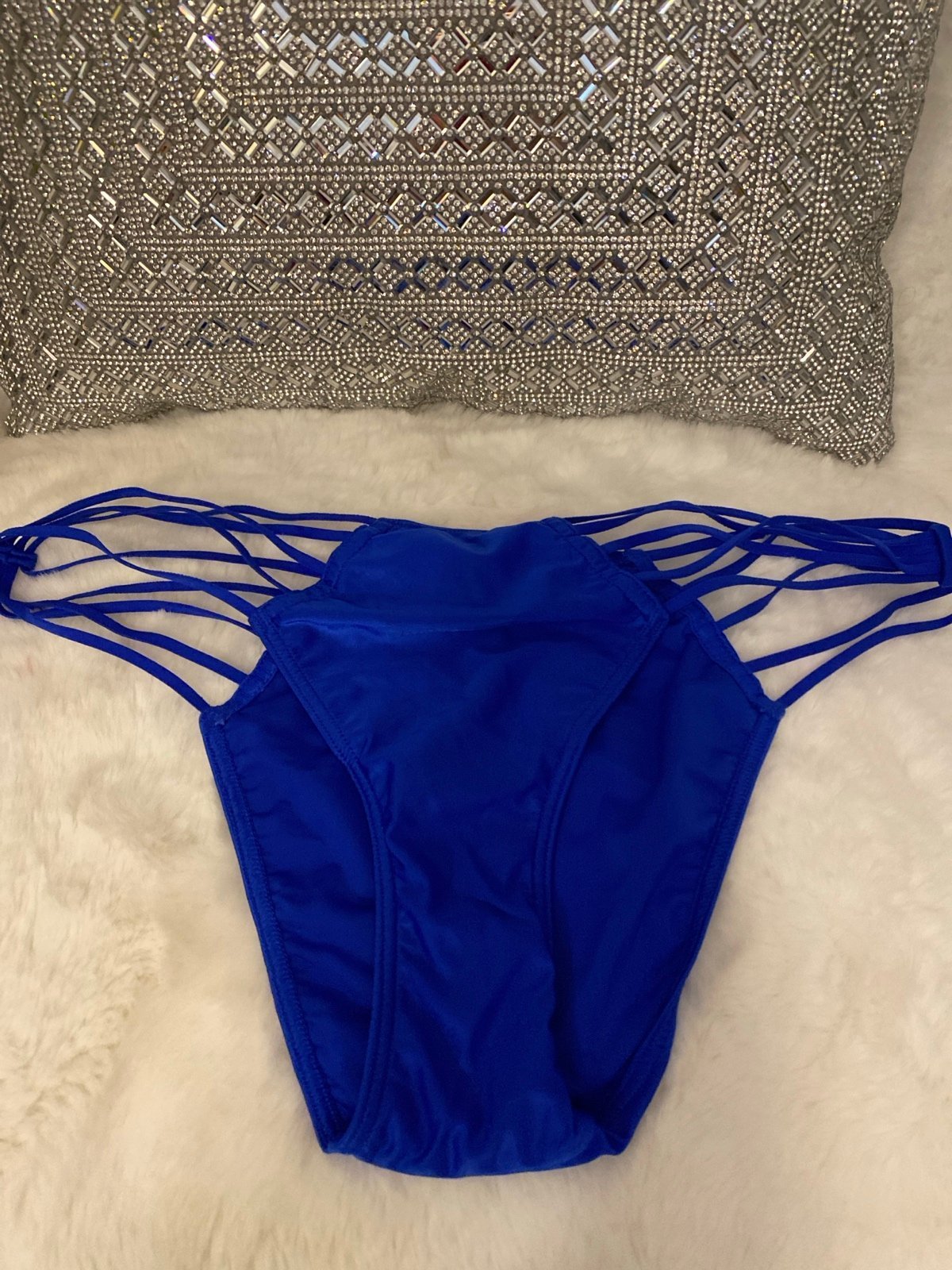 Victoria Secret Cheekini Medium NWOT Rare 2014 Edition