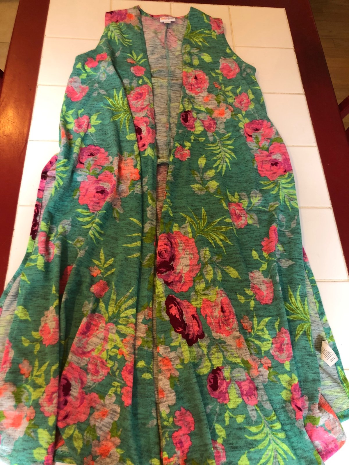 no hesitation!buy now! sleeveless Joy Lularoe king roses pink with green XS, vest sweater robe Women no hesitation!buy now! sleeveless Joy Lularoe king roses pink with green XS, vest sweater robe Women