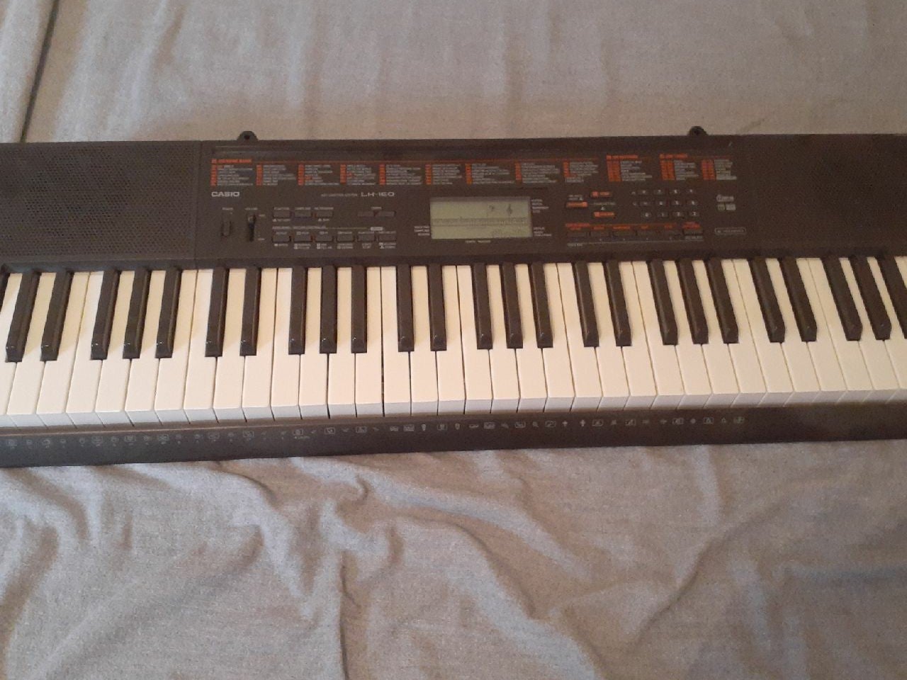 piano keyboard