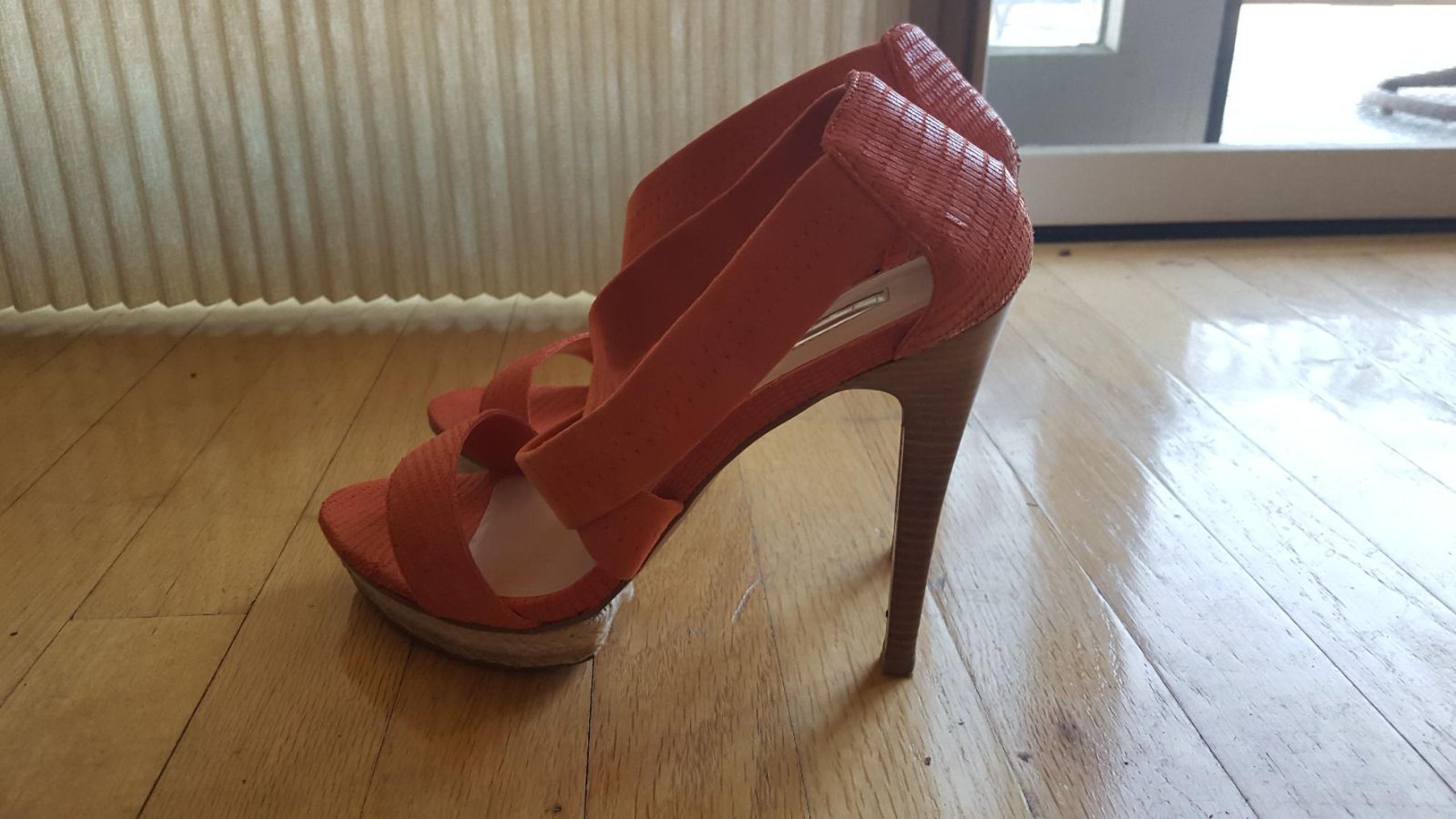 H by Halston coral women's heels size 9