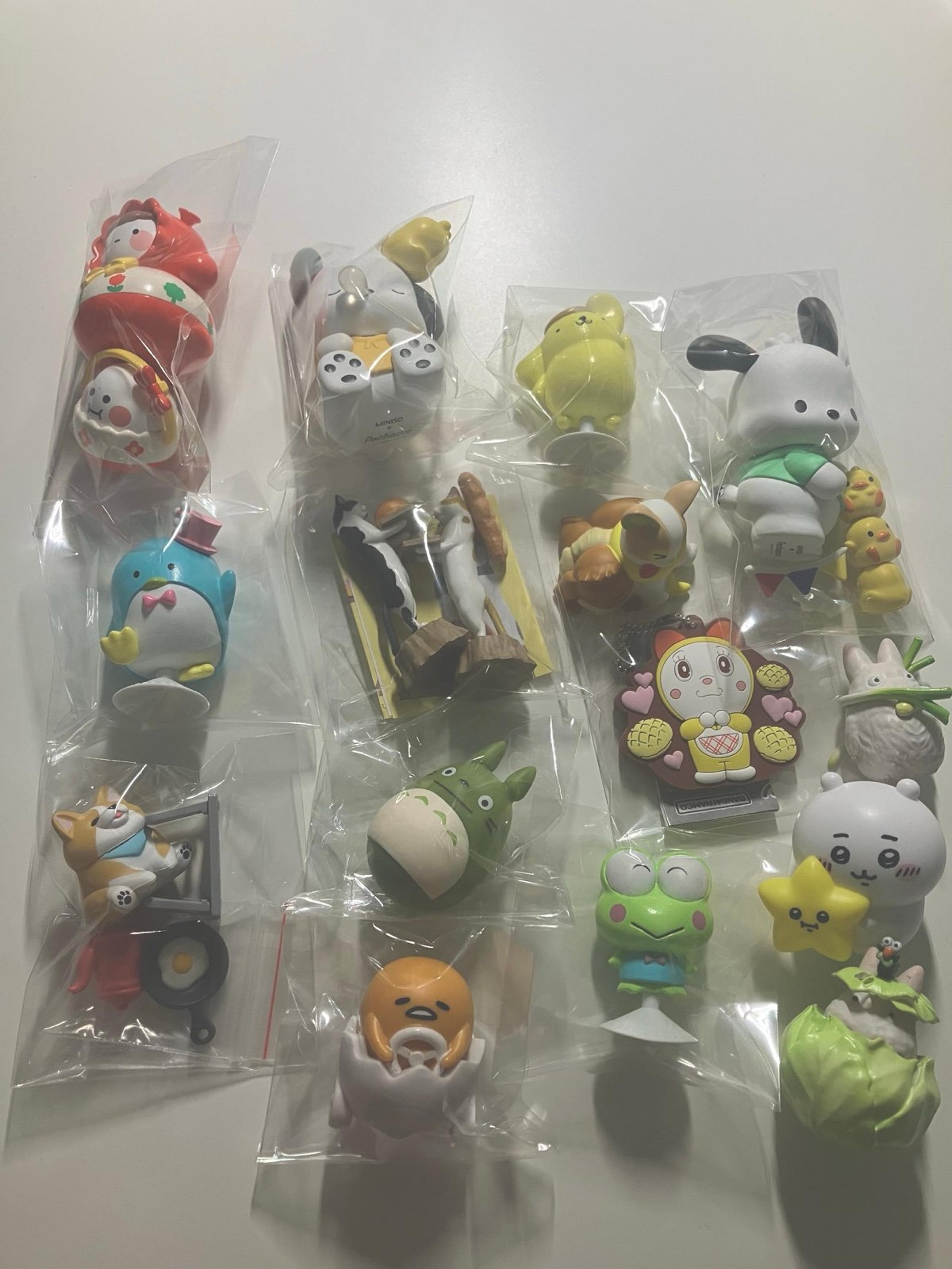 lot of random figures