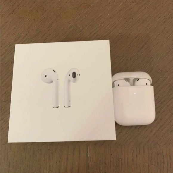 AirPods