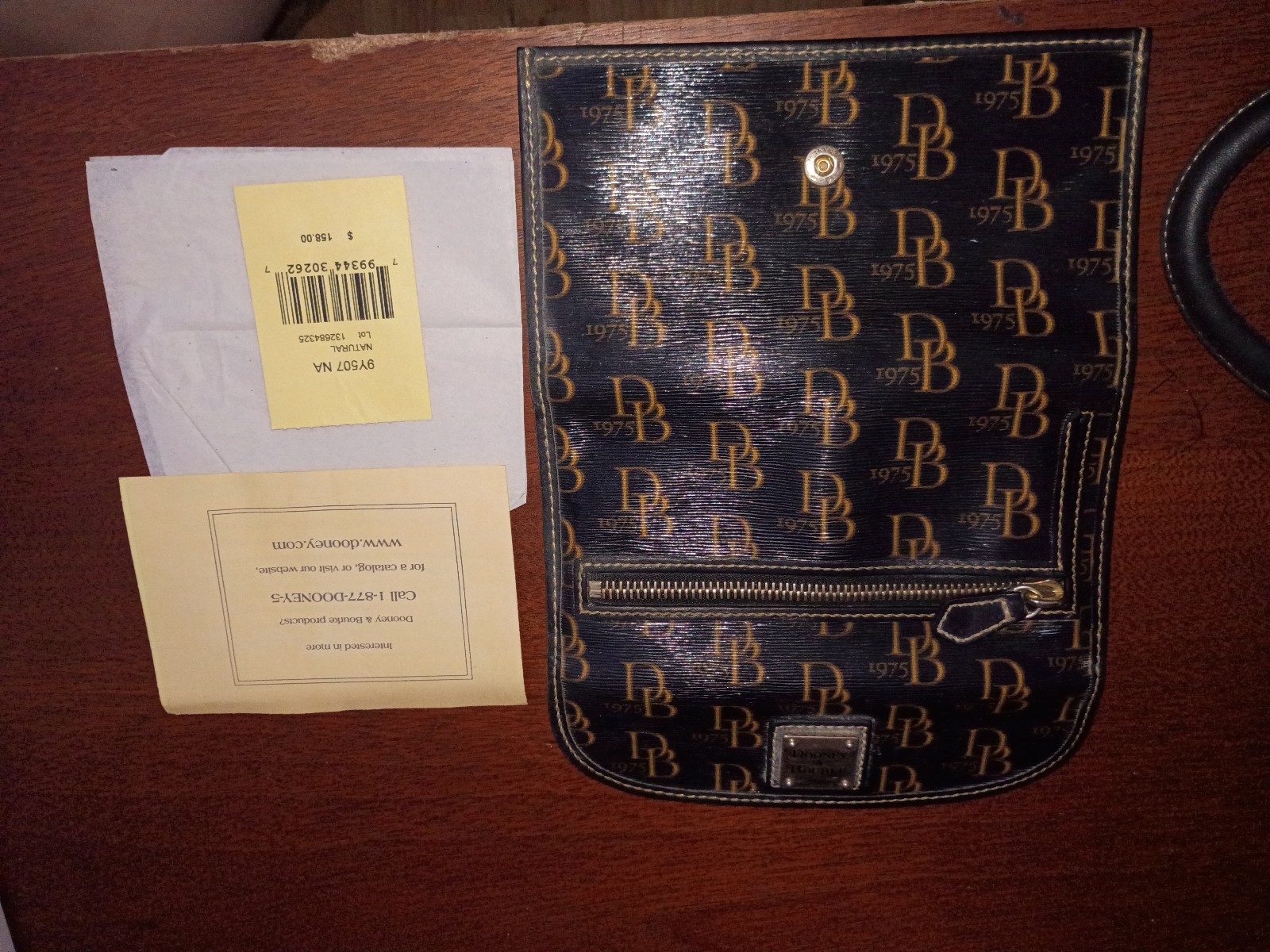 Dooney & Bourke wallet