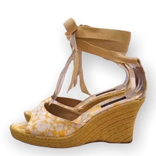Burberry Ankle tie espadrilles SZ 9.5
