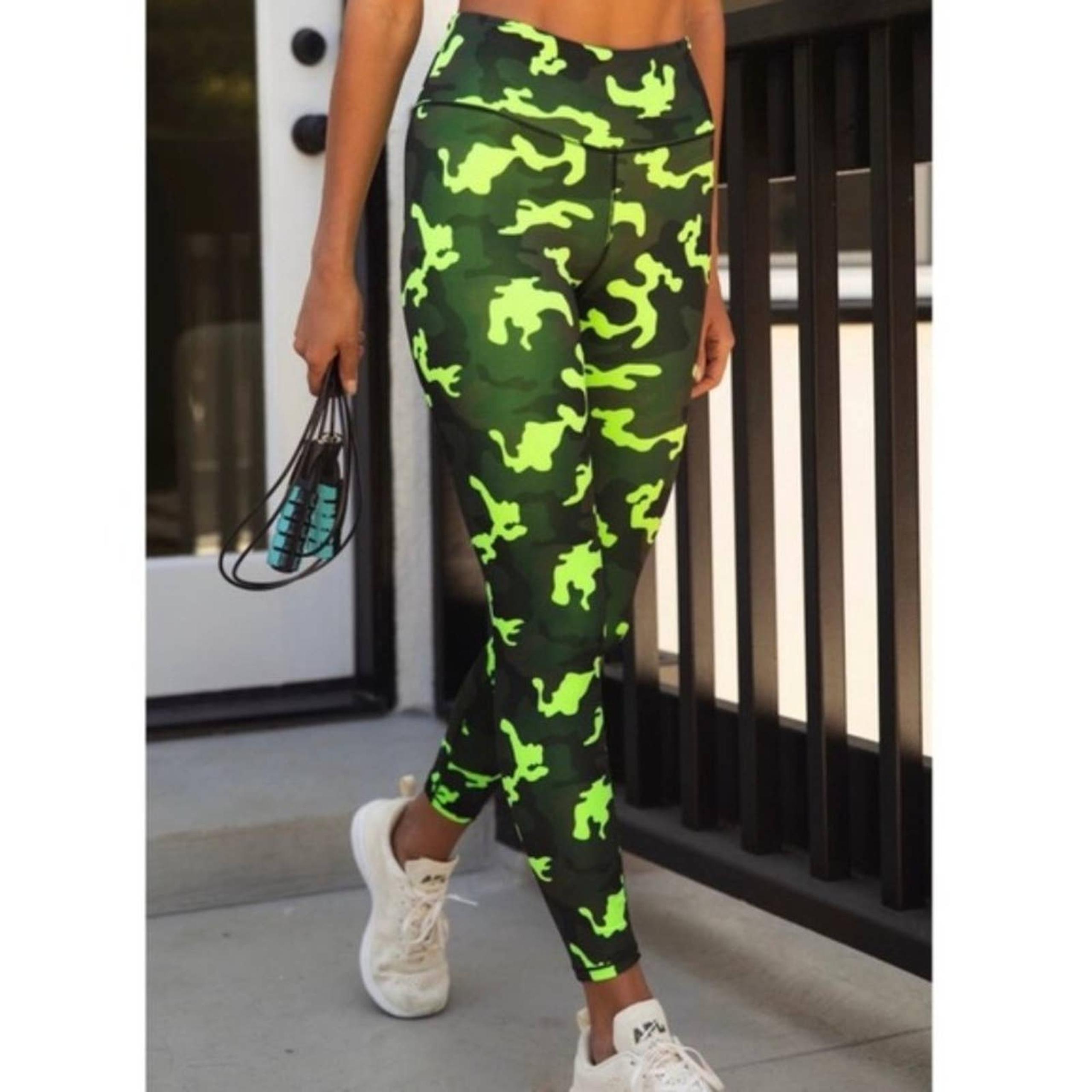 Free People Womens Tide Is High Leggings Activewear Green Black Camo Size XS