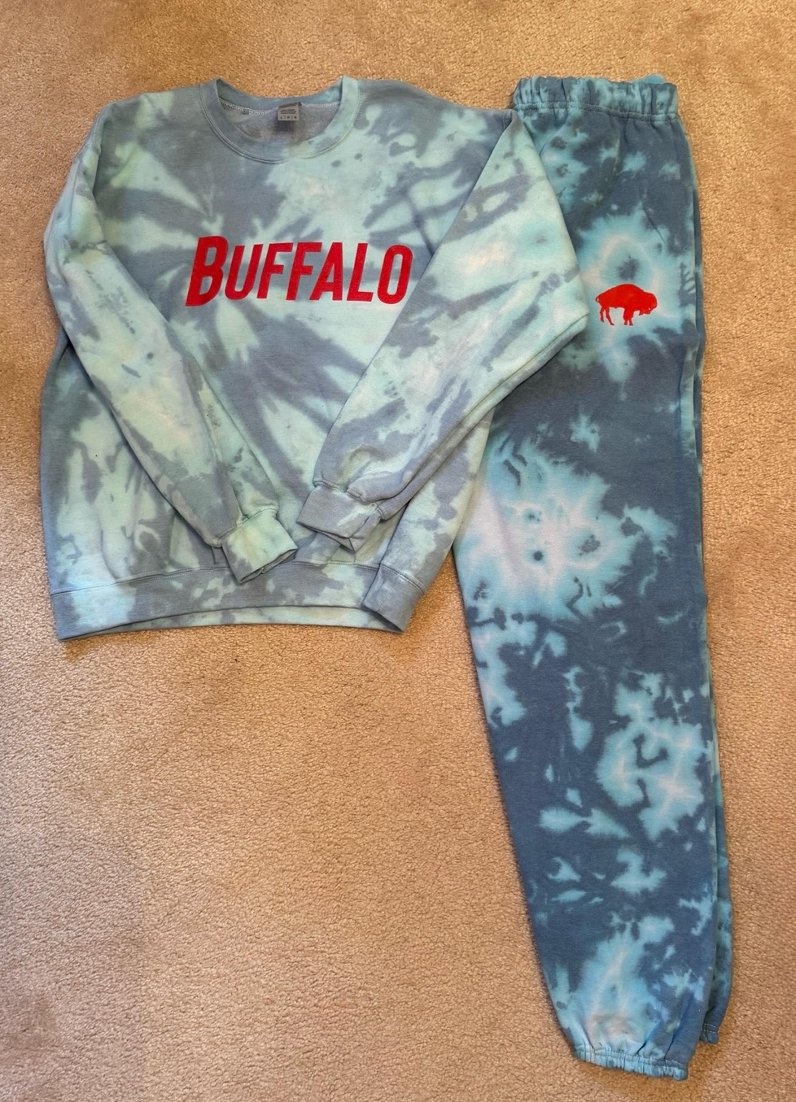 Buffalo Tie Dye Matching Sweatshirt and Sweatpants Size L