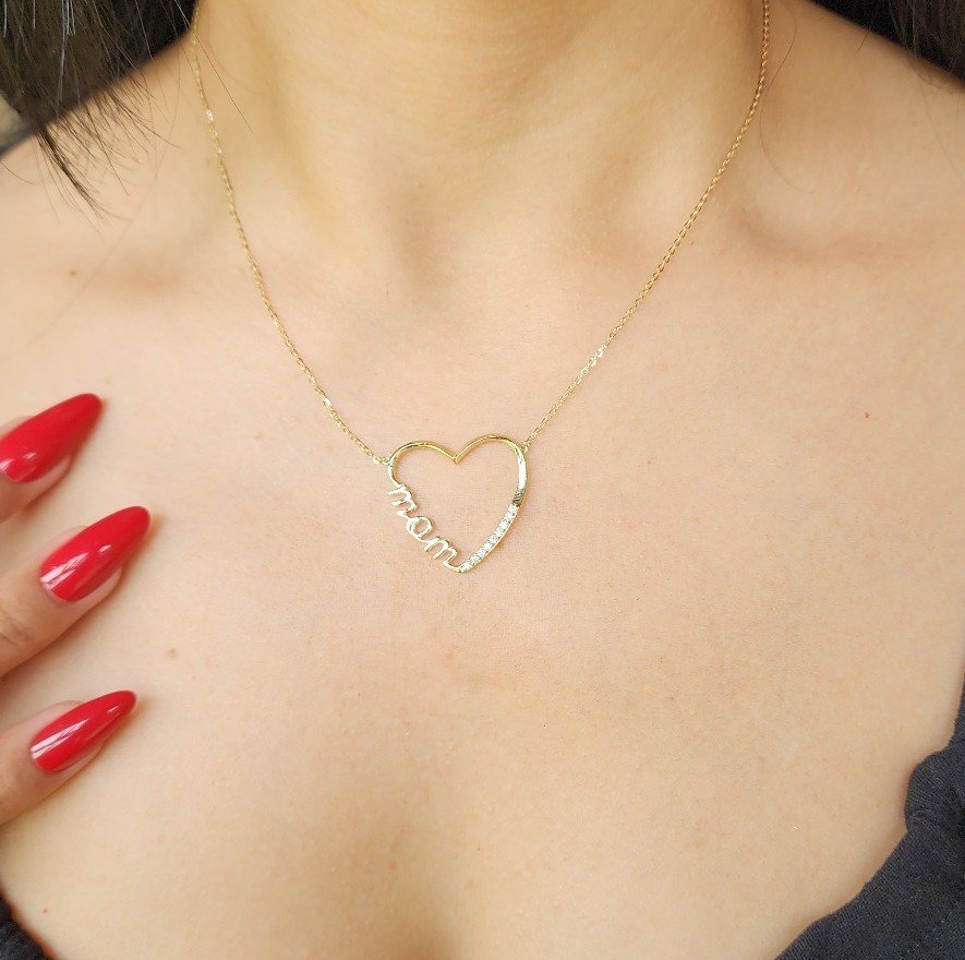 Solid 14k gold Mom necklace - 18 inches