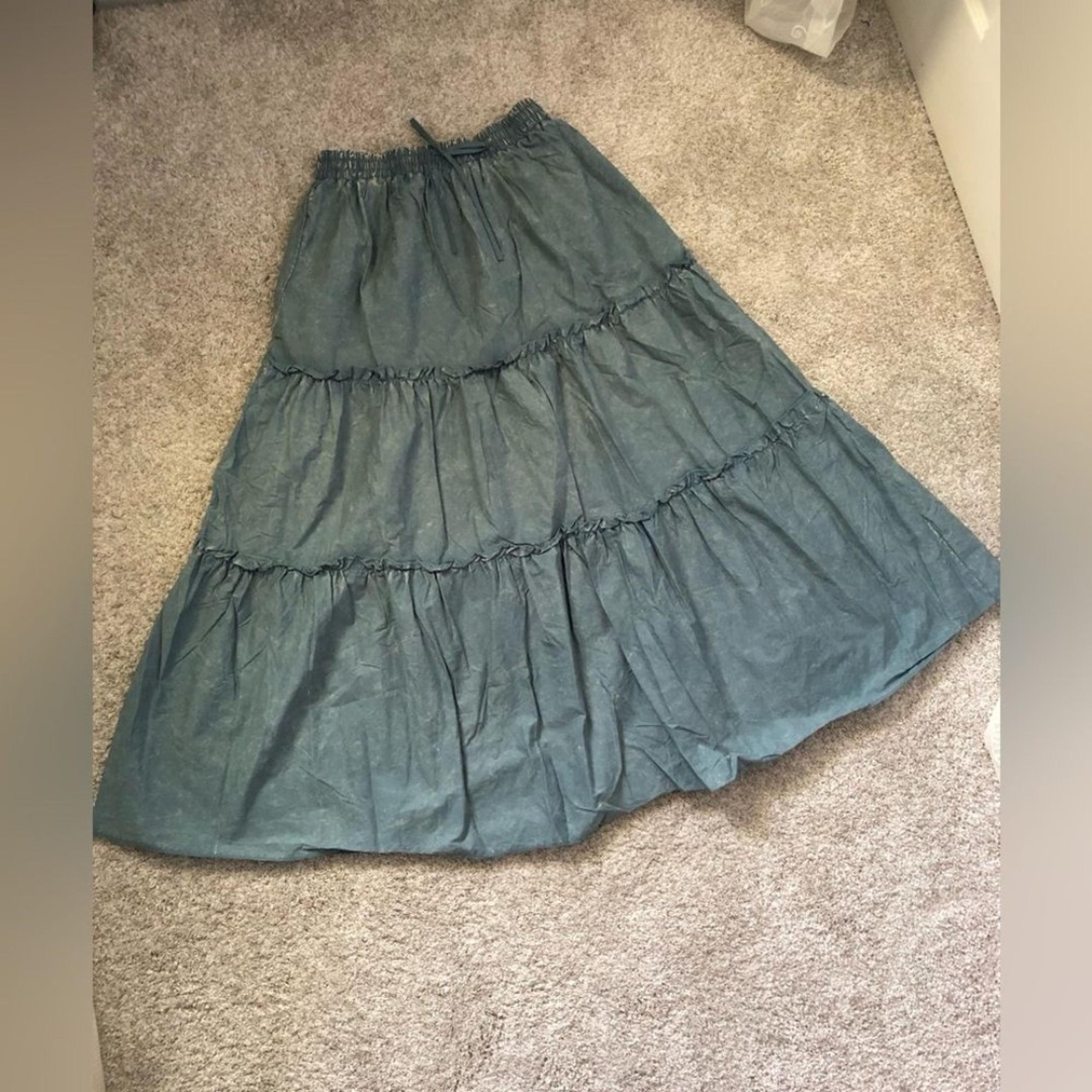 ZENANA Elegant Tiered Full A-line voluminous maxi Skirt elastic waist size S