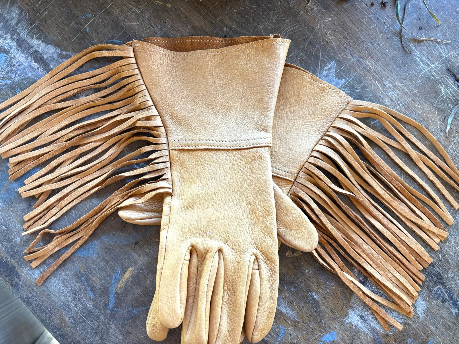 Leather riding fringed gloves