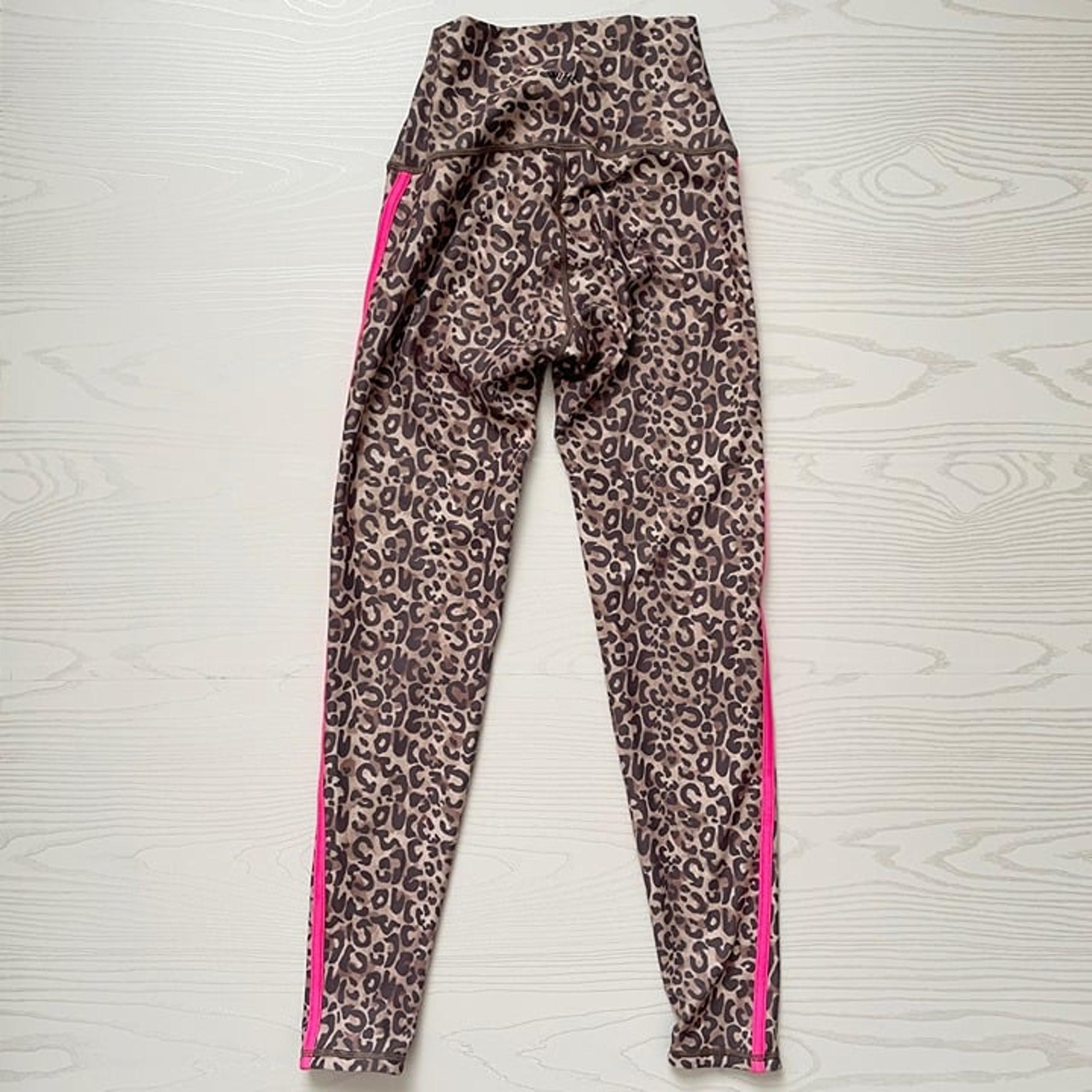 Wear It To Heart WITH Womens Leggings Small Cheetah Leopard Hi-Rise Pink Full