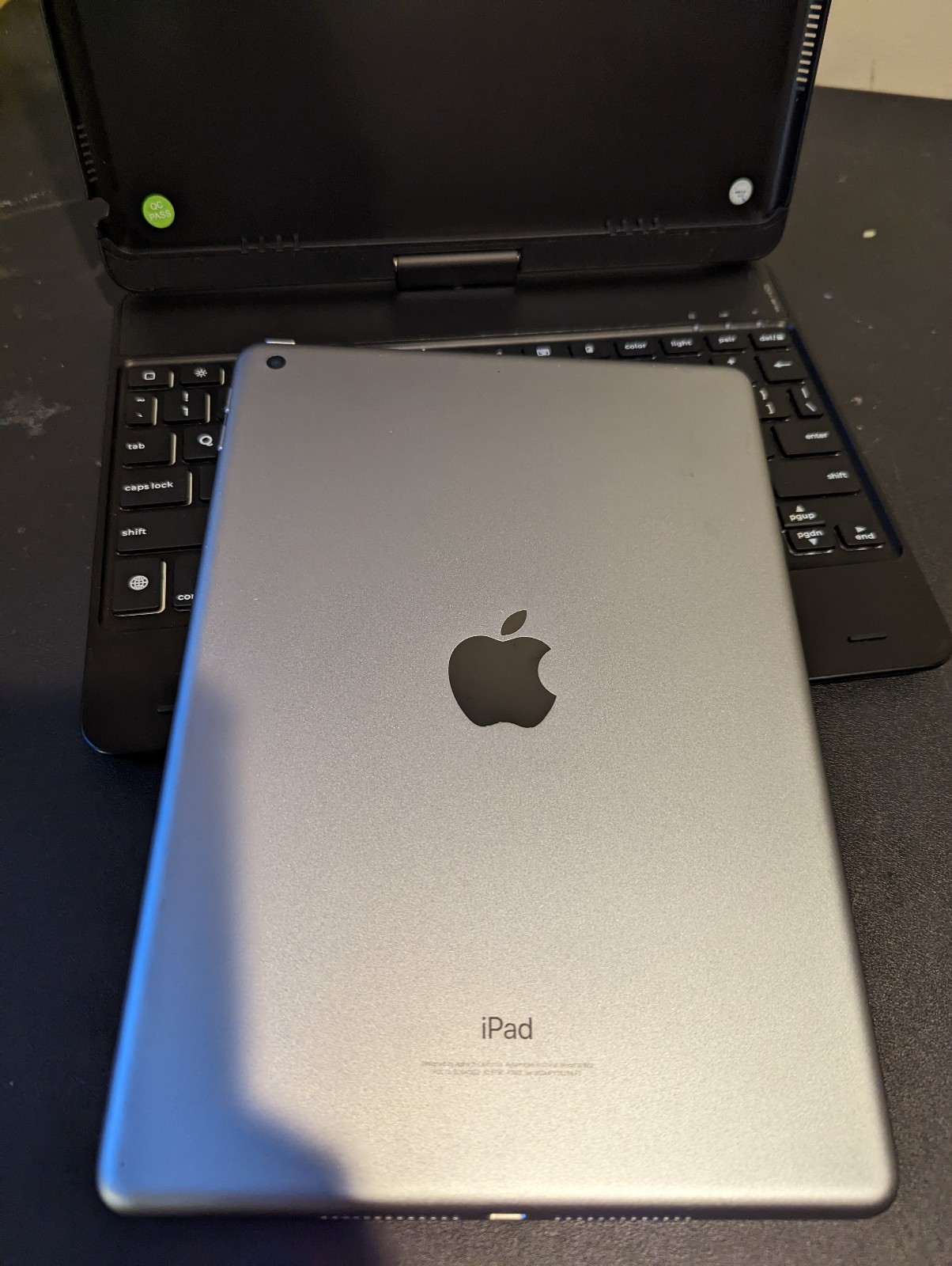 Apple 9.7 iPad 5th Gen (2017) 128GB, Space Gray, WiFi Only,