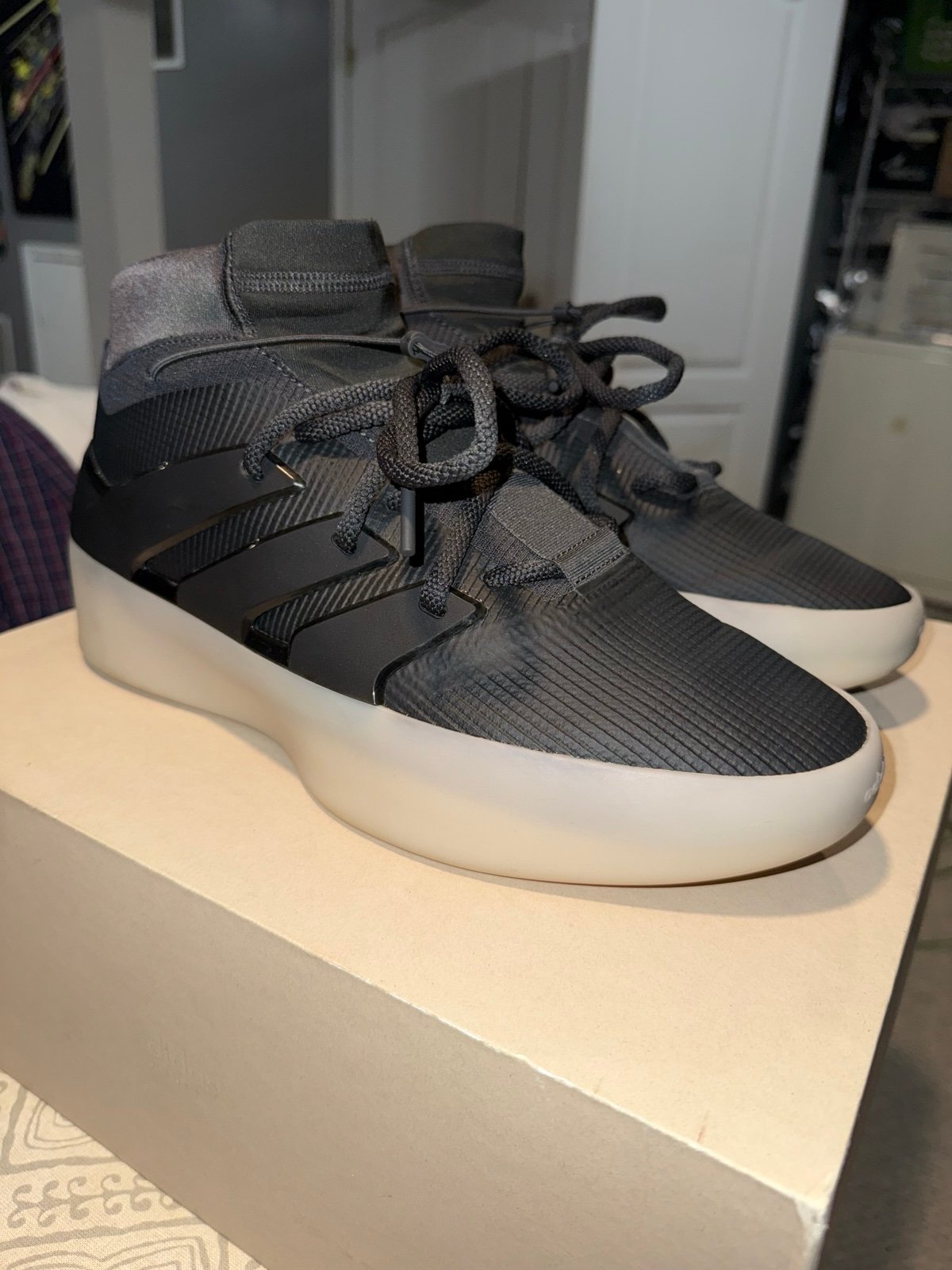 Men’s Adidas Fear of God Athletics I Basketball Carbon size 12.5