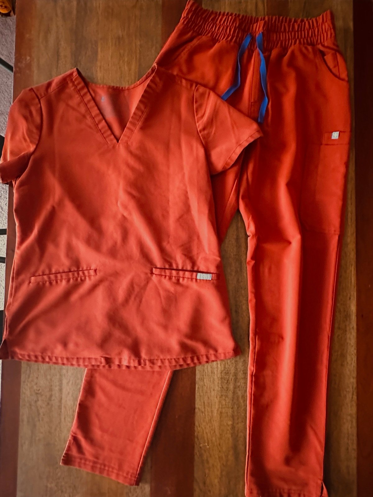 FIG Clothing High Waisted Yola Skinny Scrub Pants & Casma top, Auburn XS