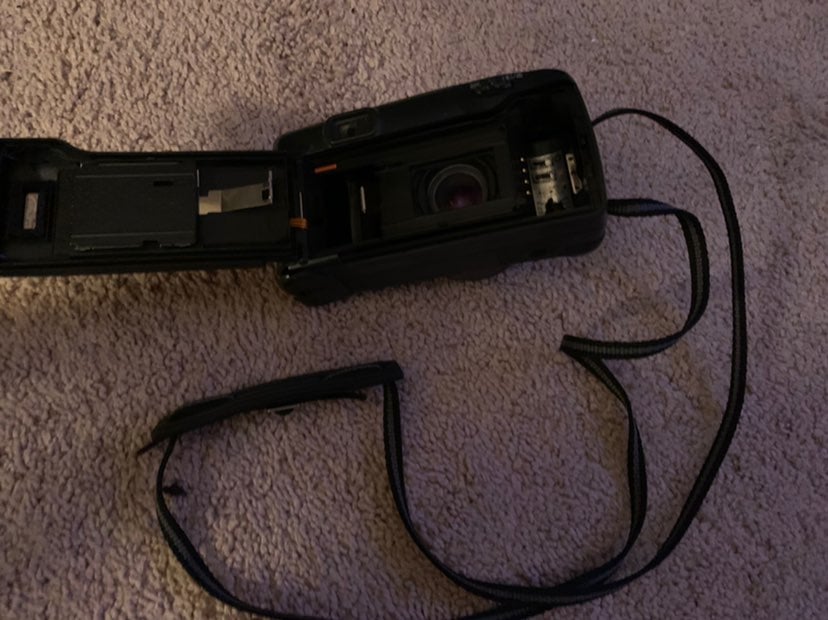 YASHICA ZOOM IMage 90 super camera
