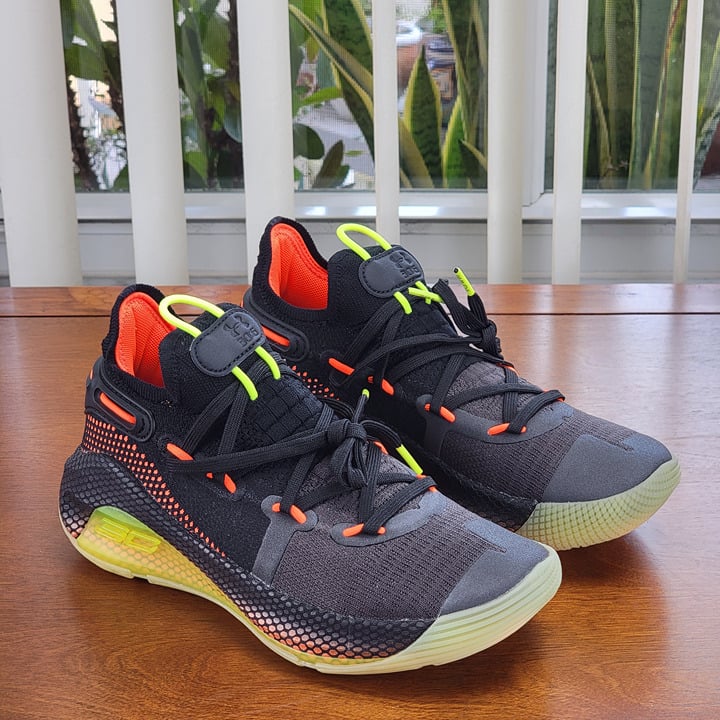 Under Armour Curry 6 In The Town BGS 3020415-004 Size 4Y Kids Boys