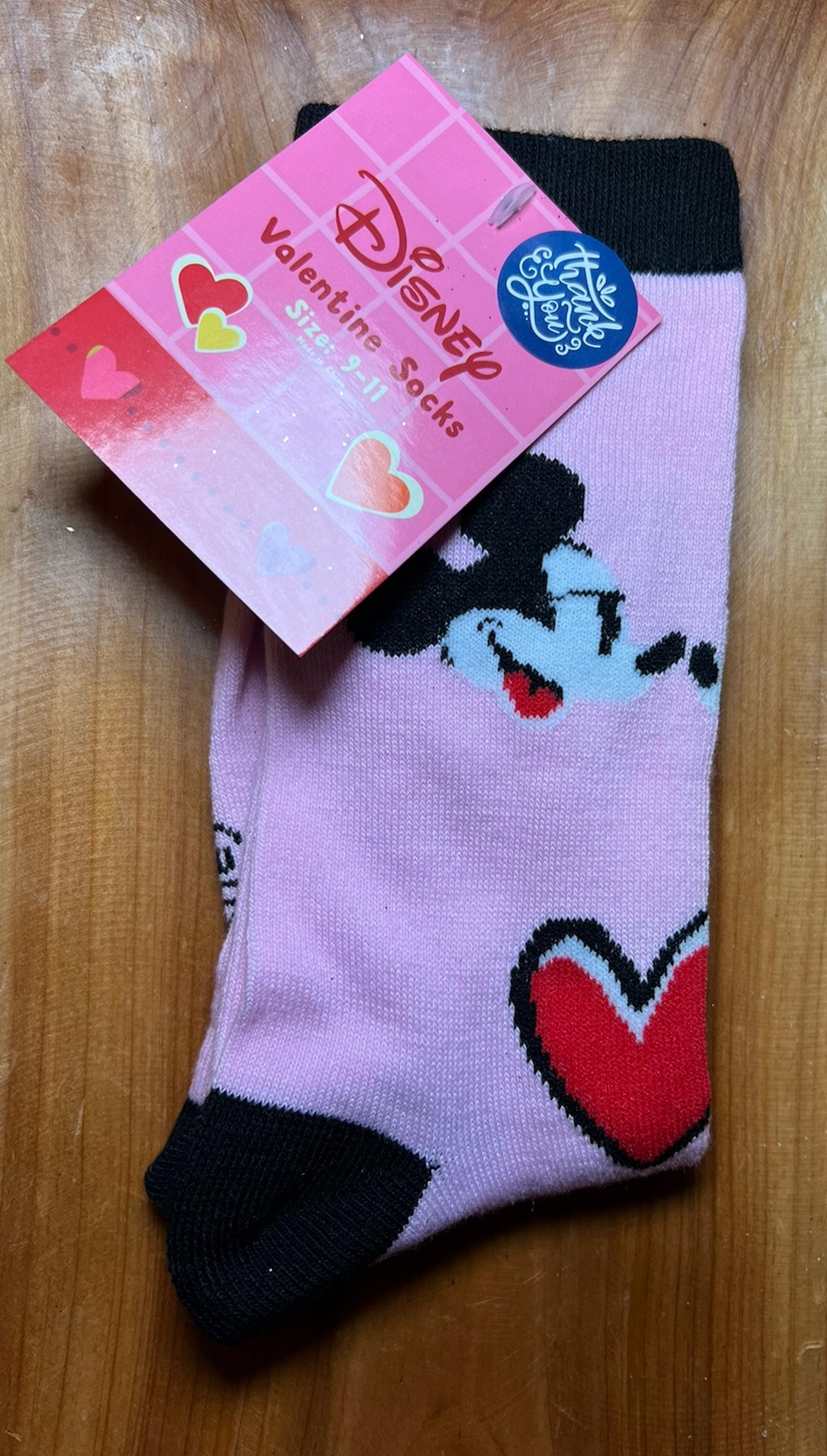 Disneys Mickey and Minnie Mouse Valentine’s Day crew socks :)