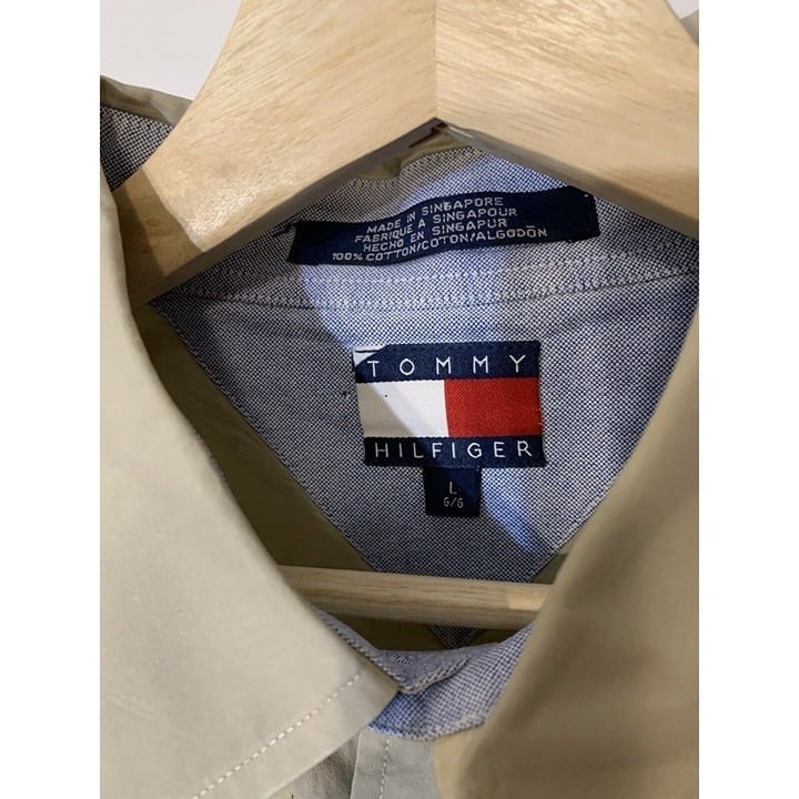 Tommy Hilfiger Men’s Sz L Shirt Long Sleeve Button Tan Beige Woven Cotton Crest