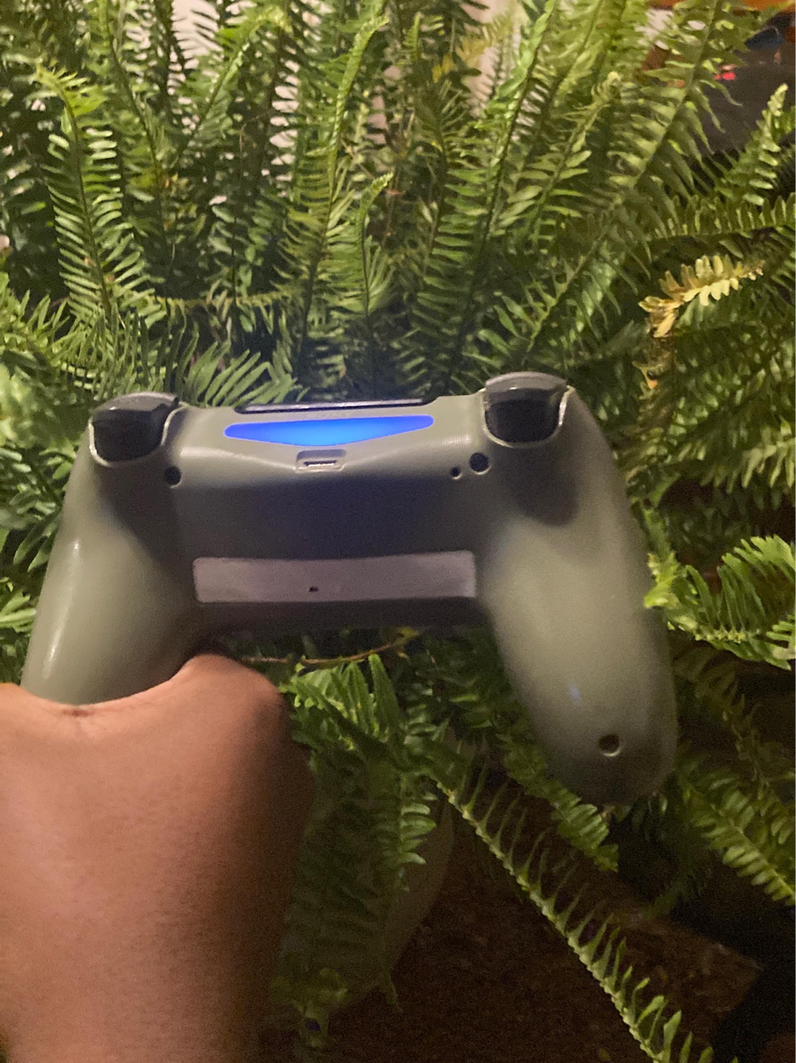 I’m selling this 4 controller Because I don’t need it no more - PlayStation