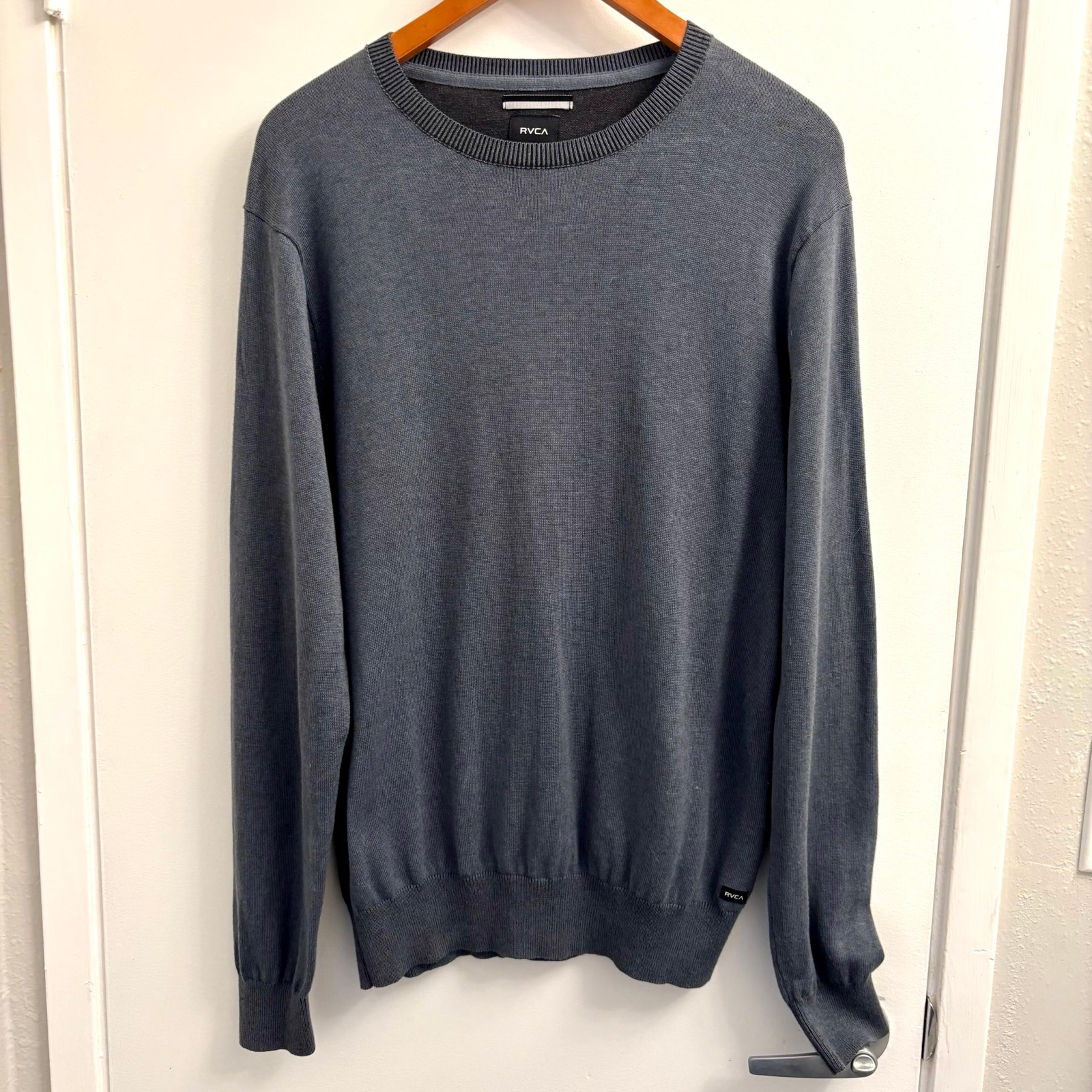RVCA Men's Gray Lightweight Sweater Size Medium Long Sleeve Slim Fit Crew Neck