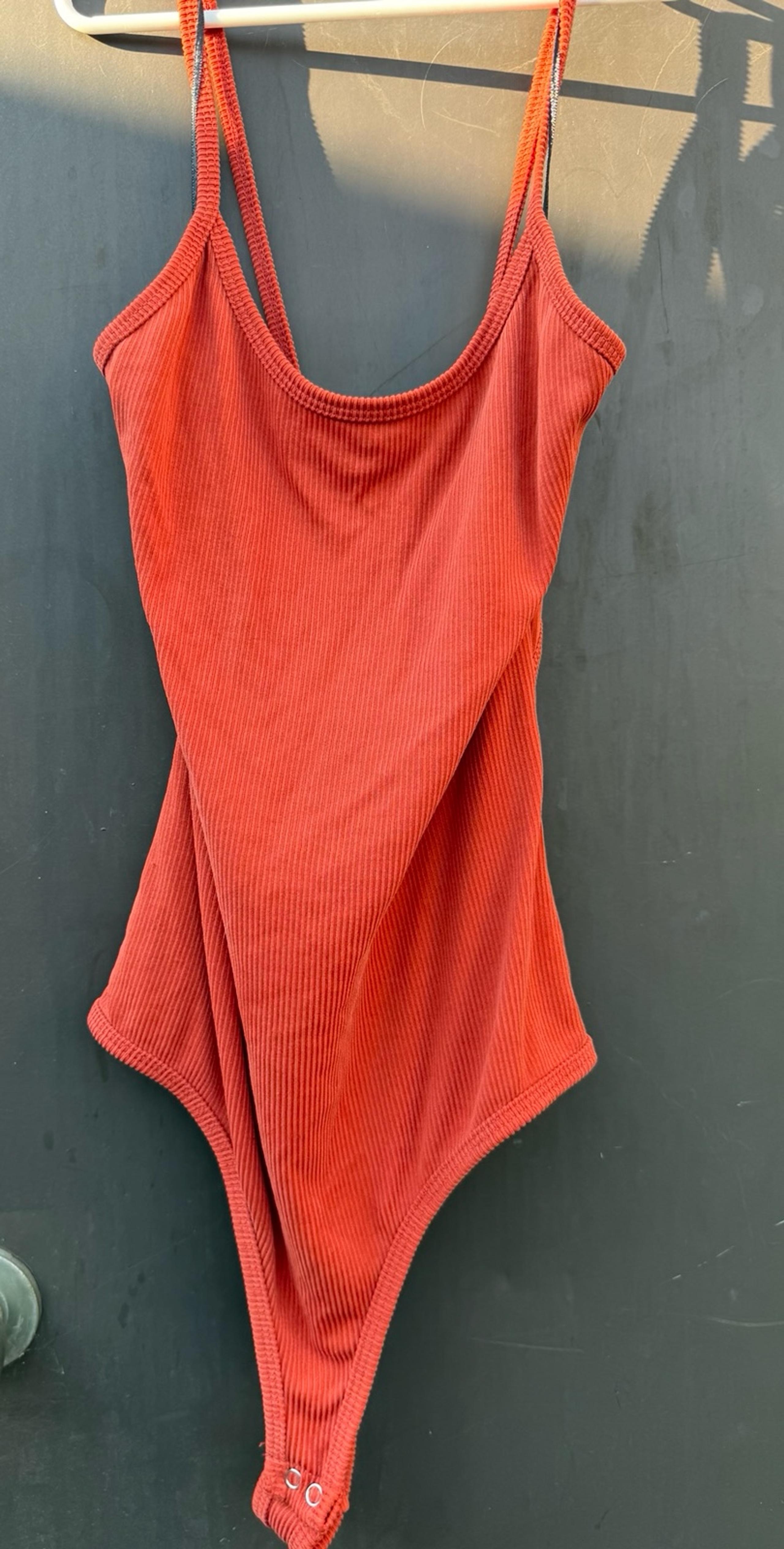 Double Zero Cross back bodysuit