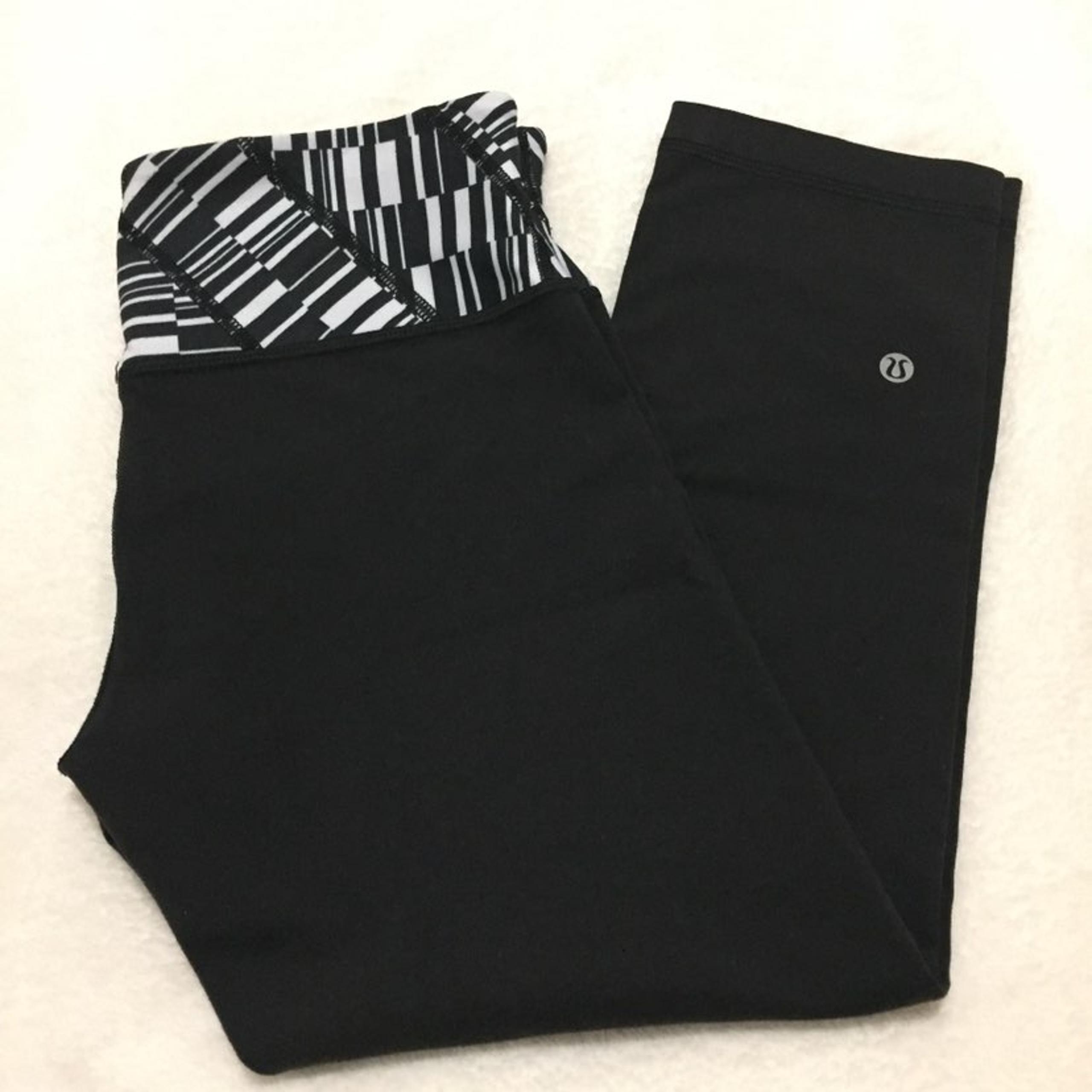 Lululemon capri size 8