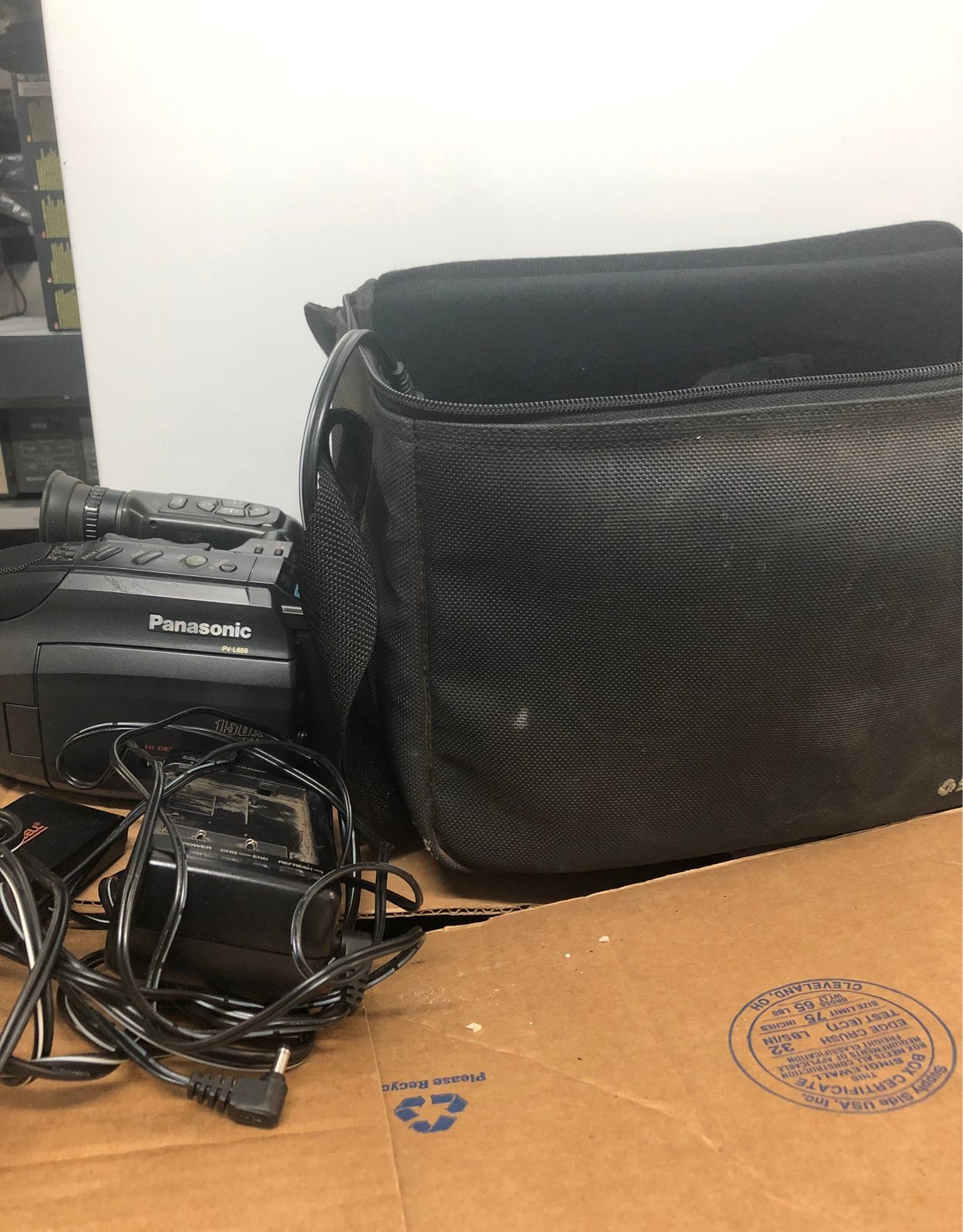 Panasonic PV-L659 Palmcorder Camcorder 26x, Battery, Remote, Bag, Charger Tested