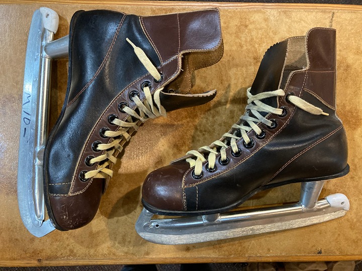 MC Canada vintage hockey skates skating M10 canadian ice skate cabin lodge décor