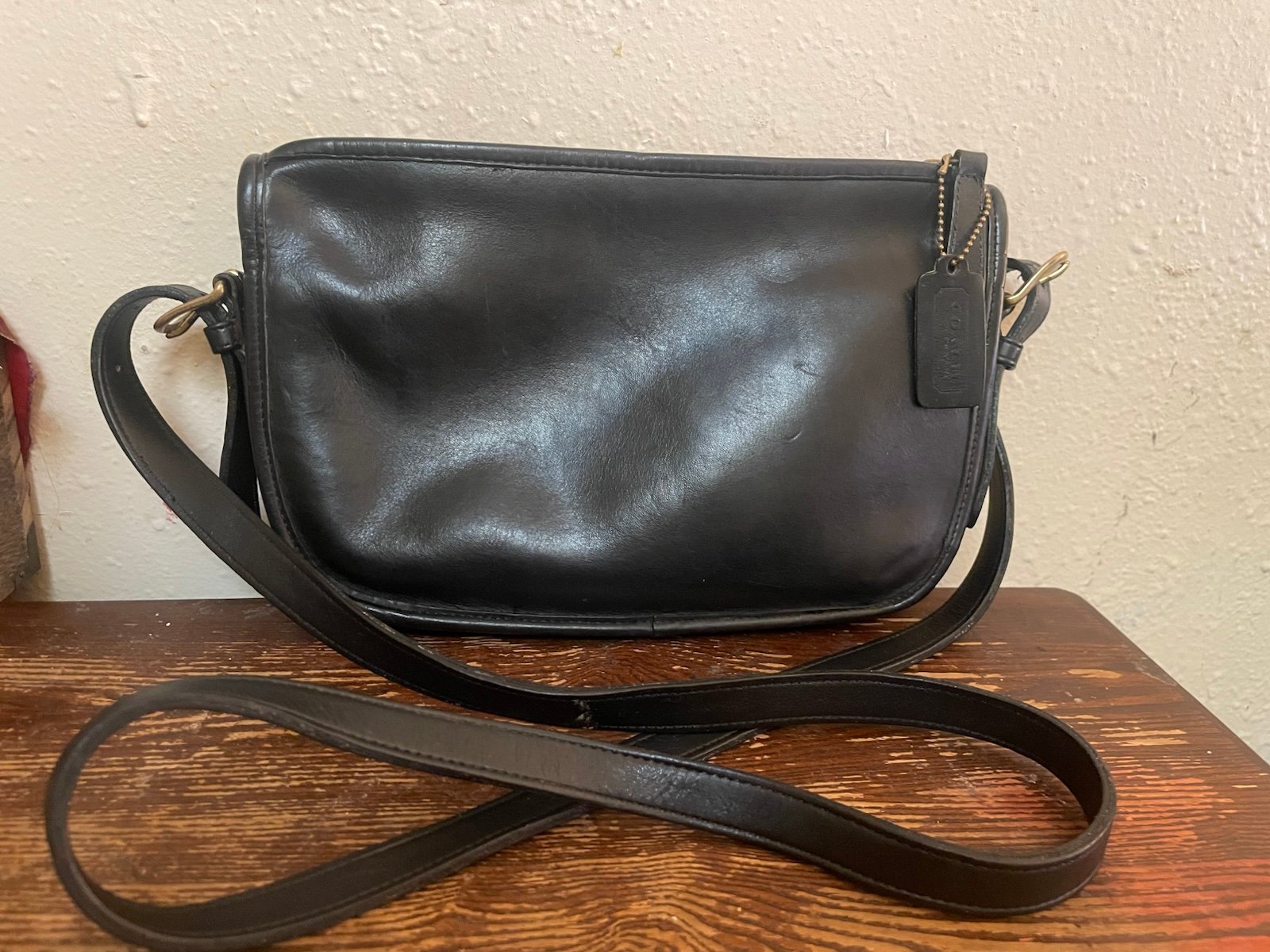VTG COACH basic Black Bag Leather Crossbody 7x10.5x2.5” Repainted