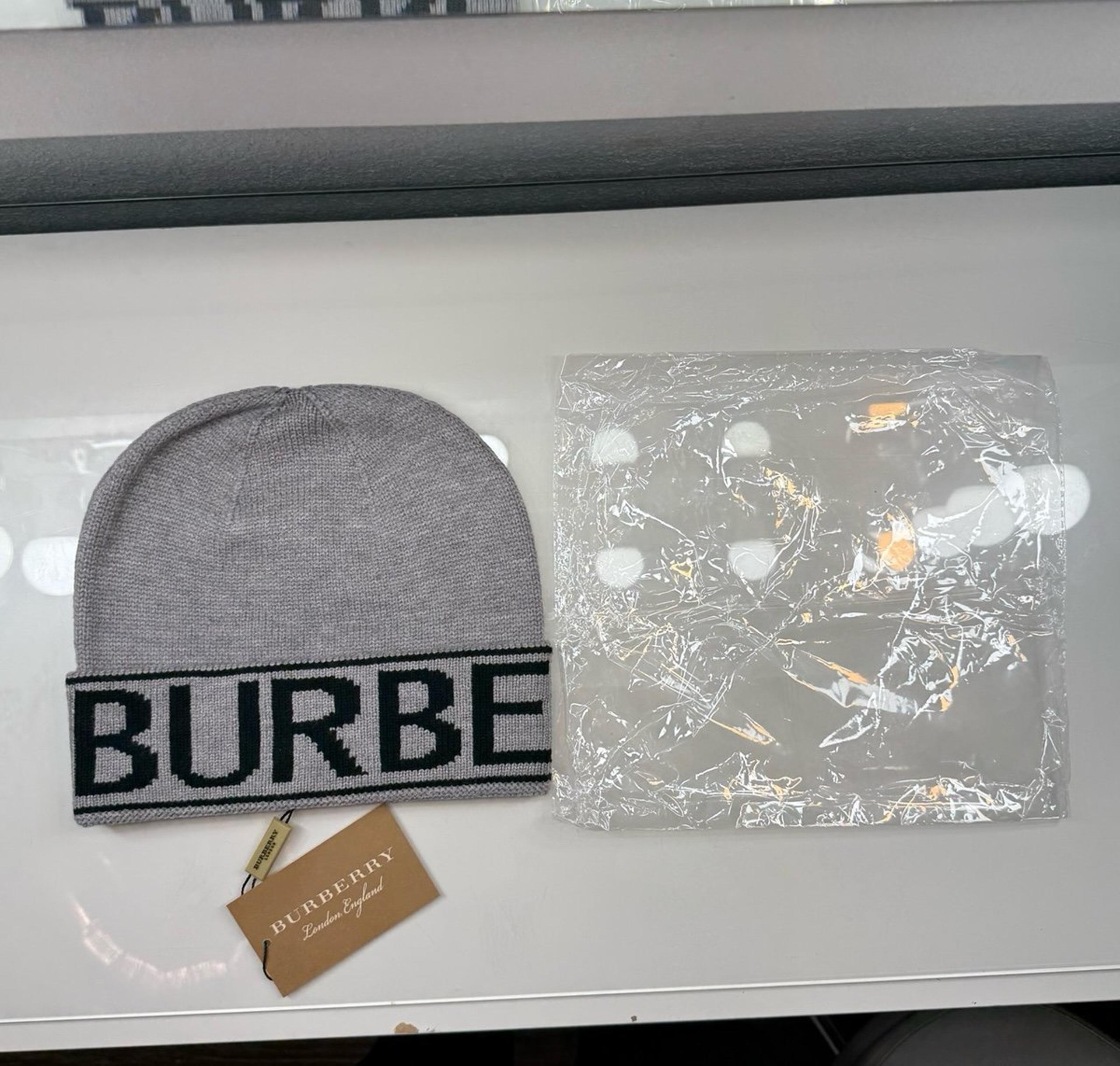 Burberry grey Logo intarsia cashmere beanie