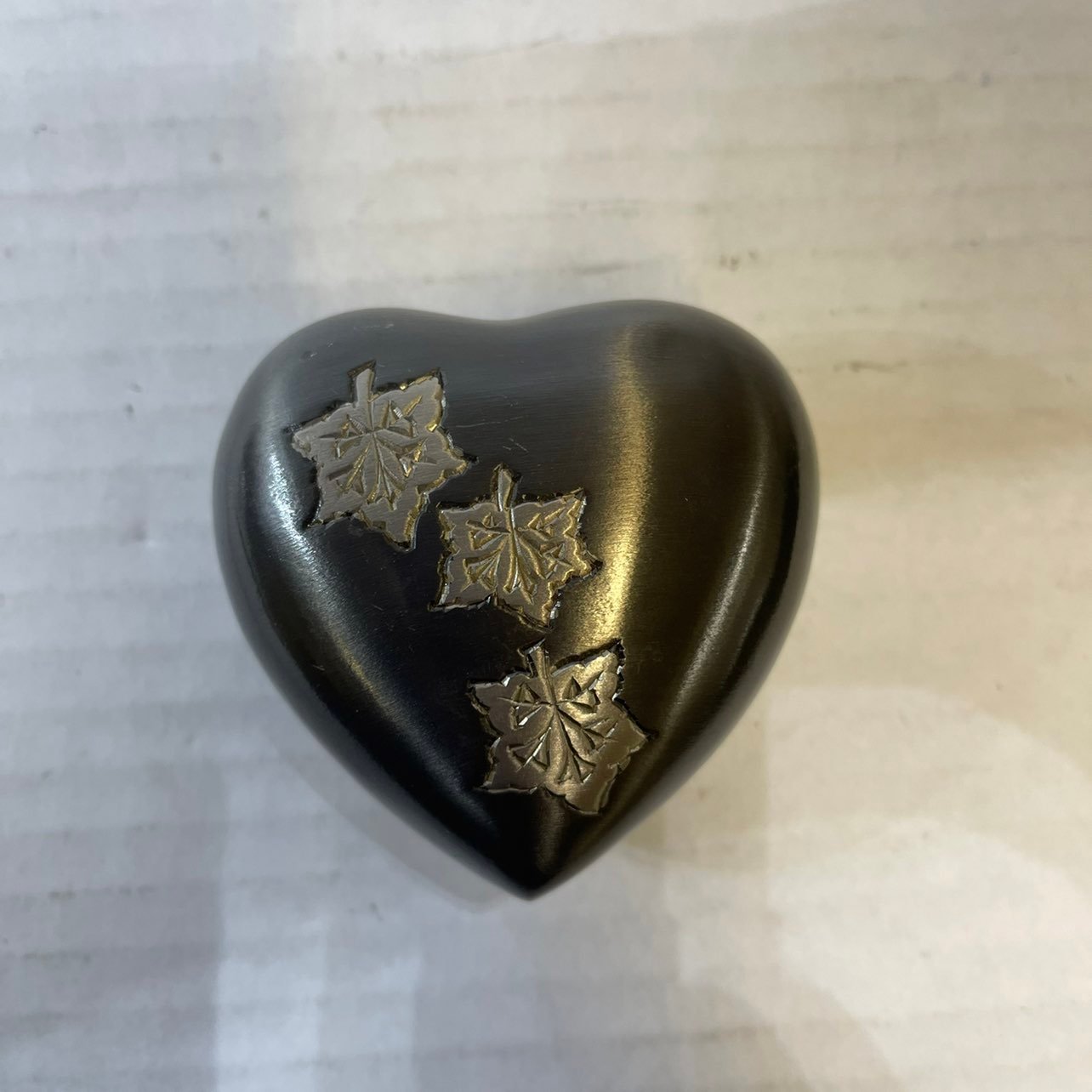 Pet Urn cremation gray heart with leaves