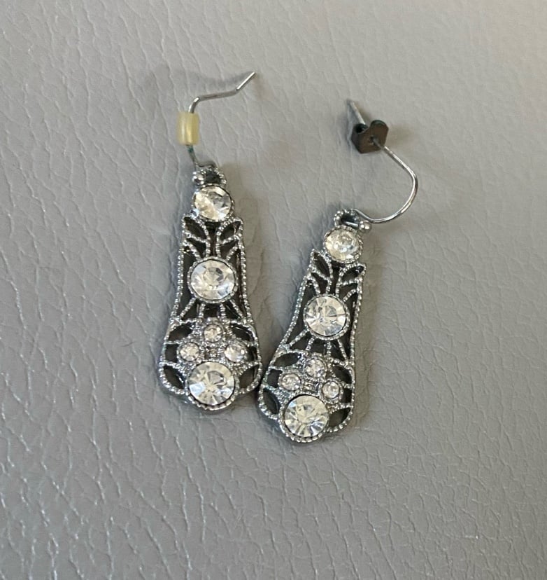 11 pairs of Earrings