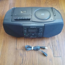 Sony CFD-S33 CD/Cassette/Radio Player Boombox W/Cord. Tested, Works 100%