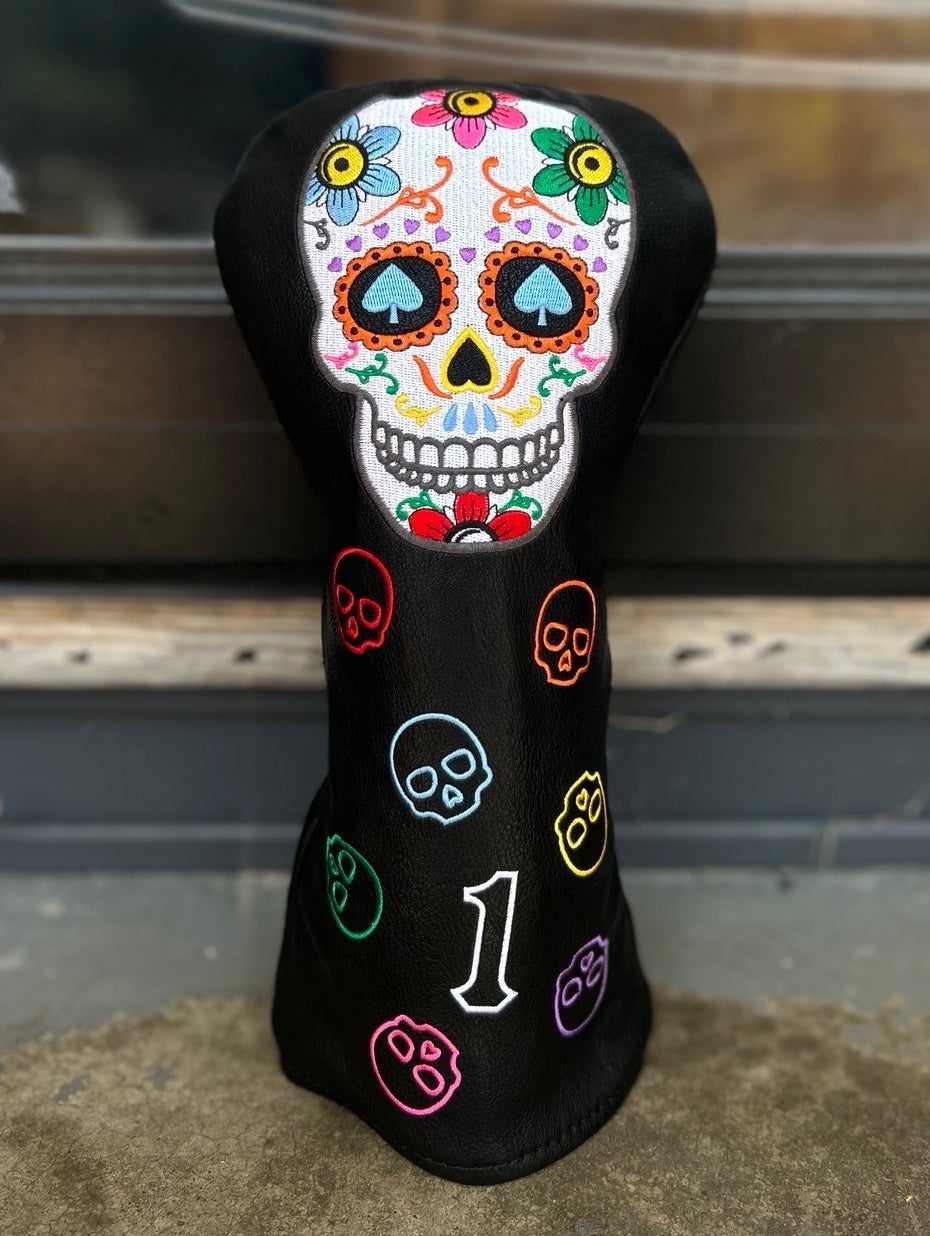 Skull wood golf headcover