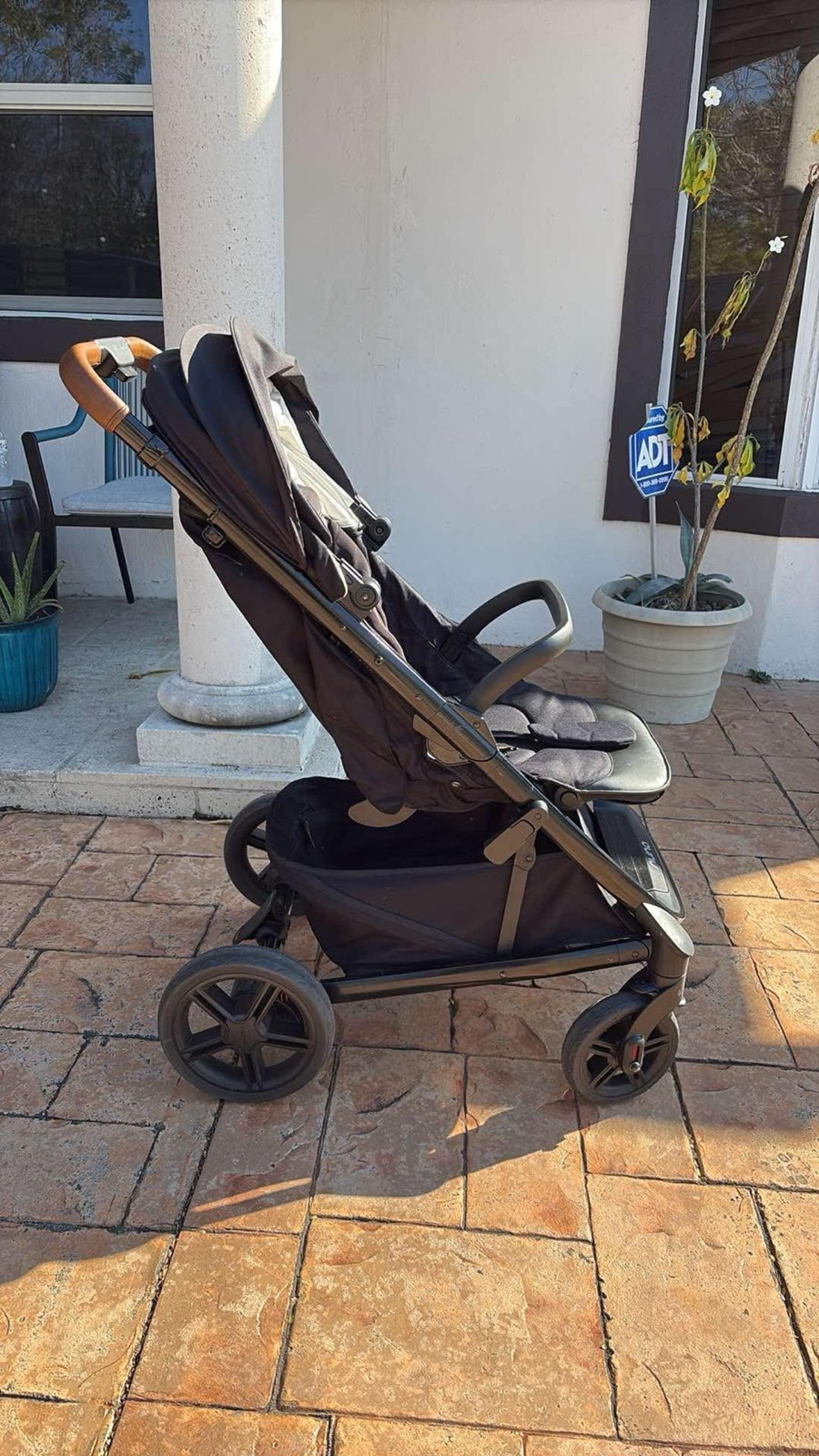 Nuna Tavo and Pipa Trvl System Stroller & Car seat