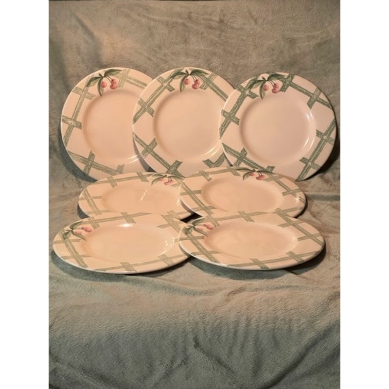 Vintage Pfaltzgraff Garden Party Cherry Design, Set of (7) Dessert/Salad Plates