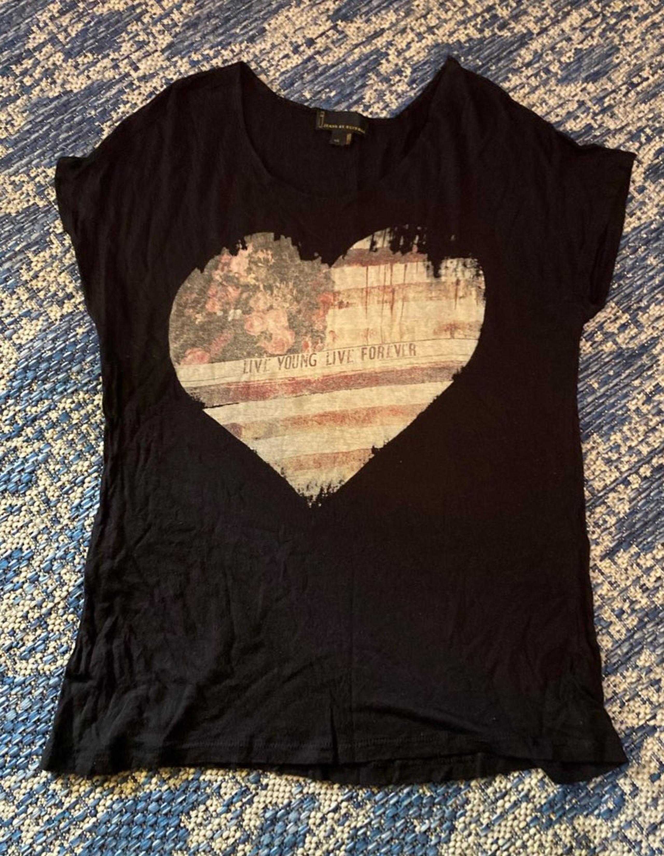 I jeans by buffalo patriotic top sz L