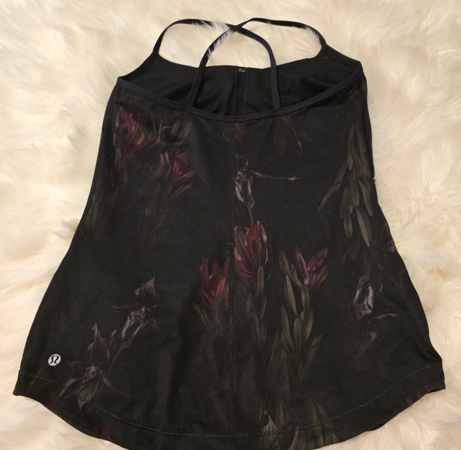 Lululemon Women's Yoga top size 8 Lut6