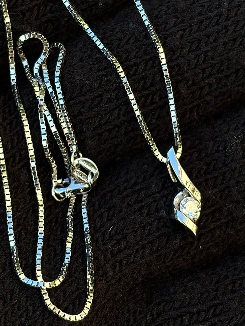 14K White Gold Diamond Sirena Necklace 16”