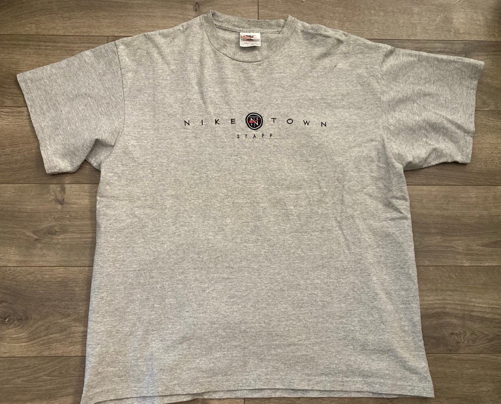 Vintage Nike Town USA T-Shirt Men's Large Grey Staff Employee Tee Rare 90s USA