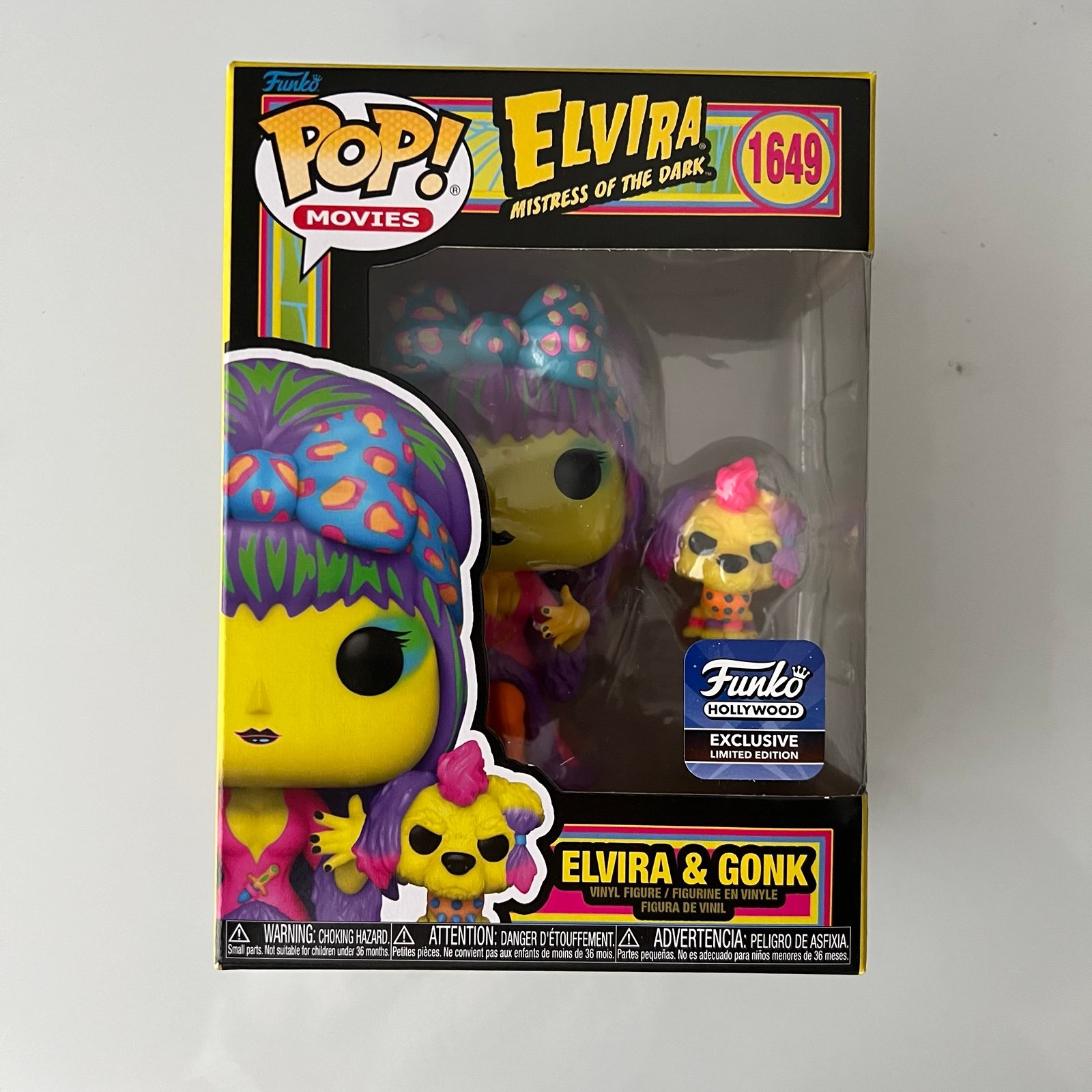 Elvira Blacklight Funko Pop 1649 Hollywood exclusive
