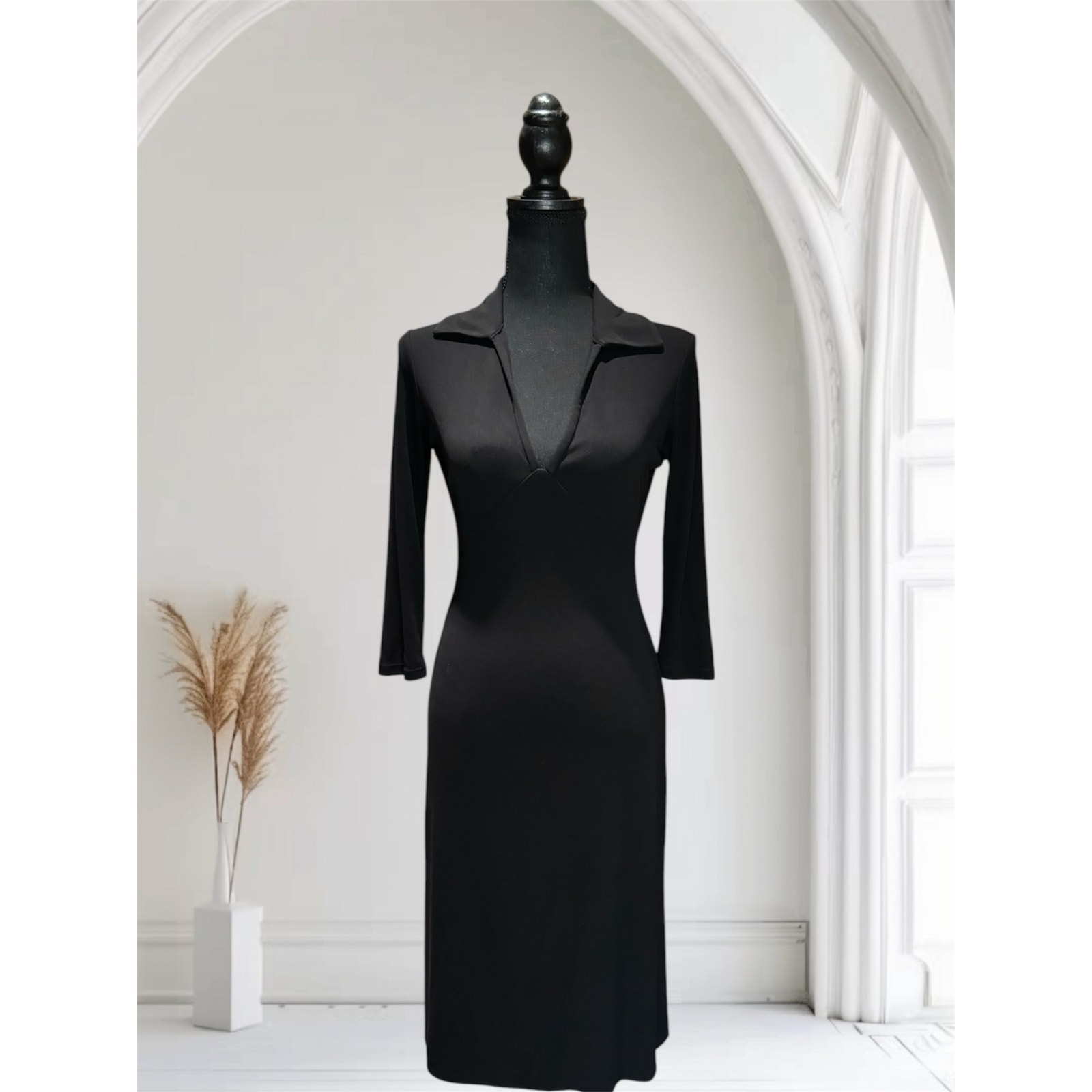 Banana Republic V-Neck, Bodycon, Collar Black Dress, Size XS, EUC