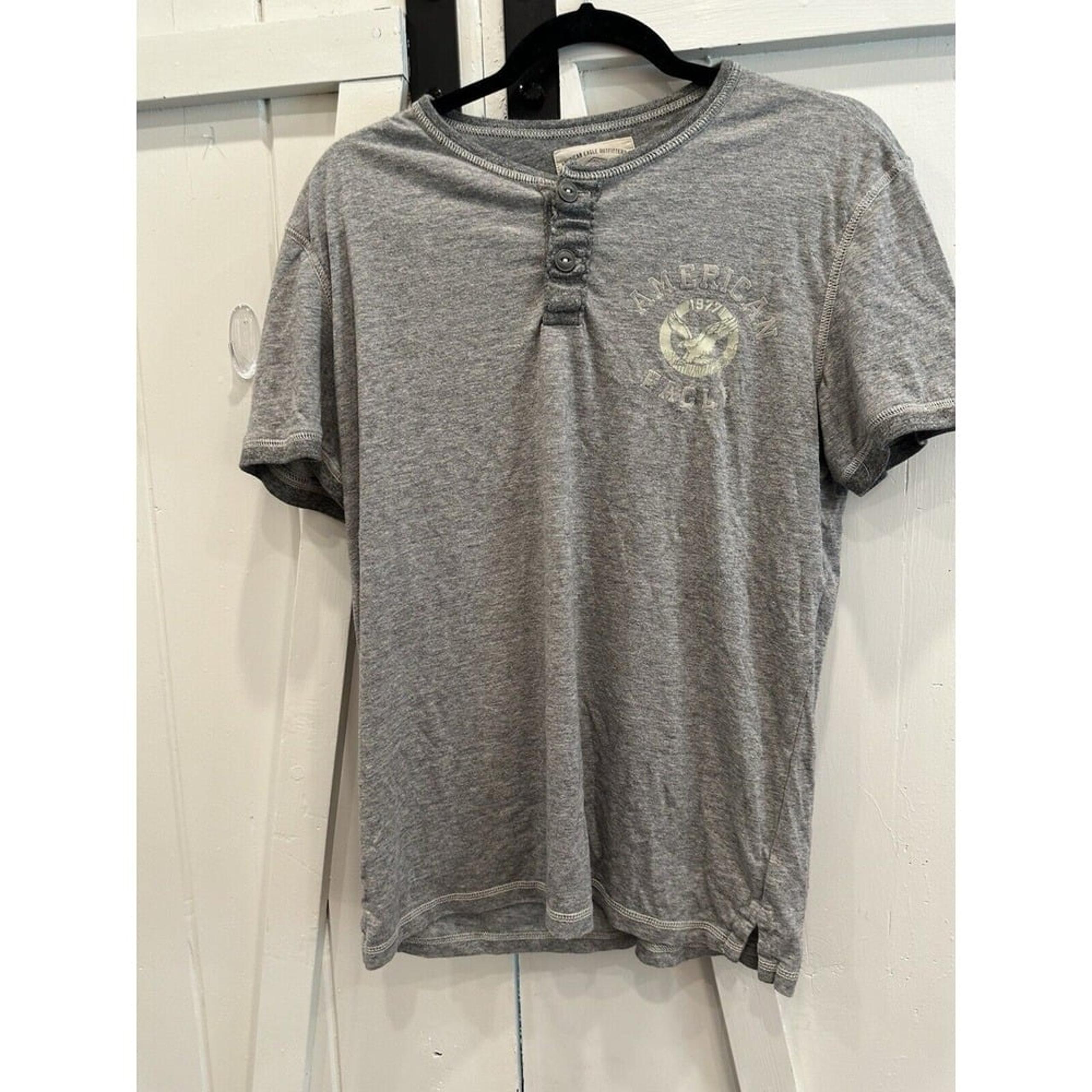American Eagle Shirt Men's Medium Gray Heather Henley Graphic Cotton Tee
