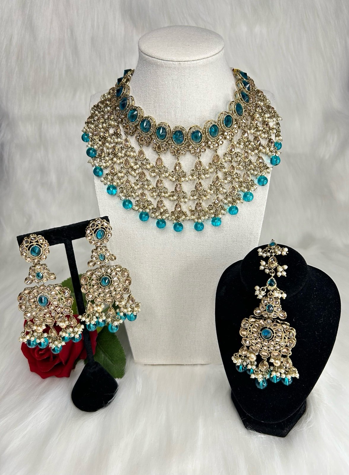 Waterfall Teal Blue & Gold Polki Necklace, Earrings & Tikka Set.