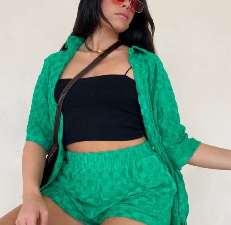 BAILEY ROSE Green Checkered Oversized Terrycloth Top