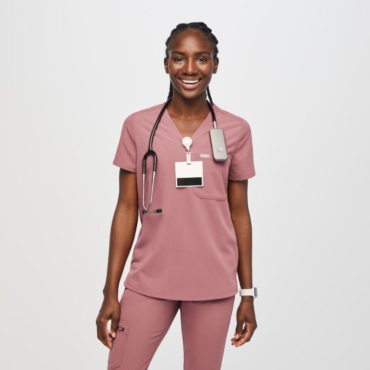 Figs Catarina™ One-Pocket Scrub Top (Mauve)