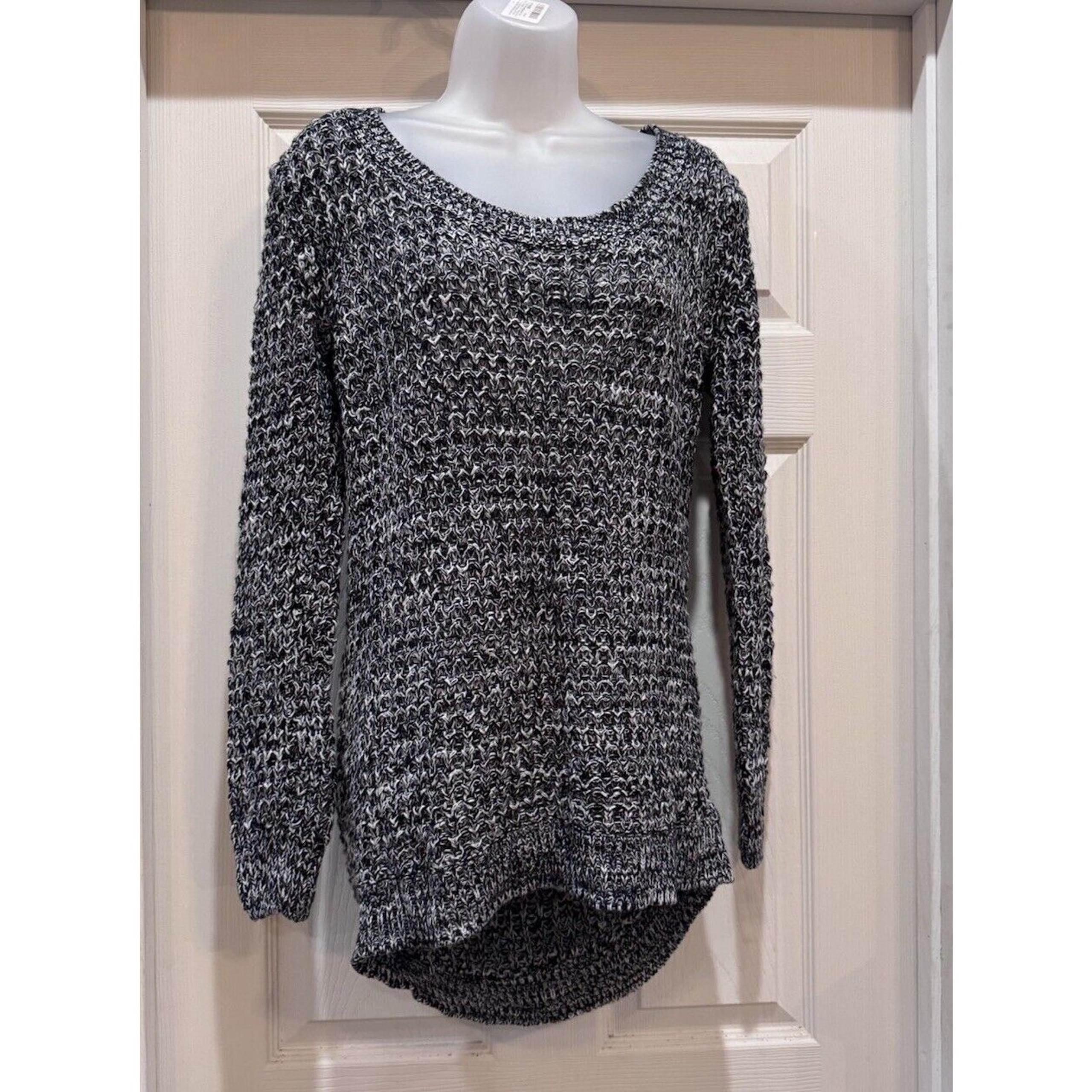 Bobbie Brooks Medium Sweater Black Gray 100% Acrylic Long Sleeves Hi Low Hem
