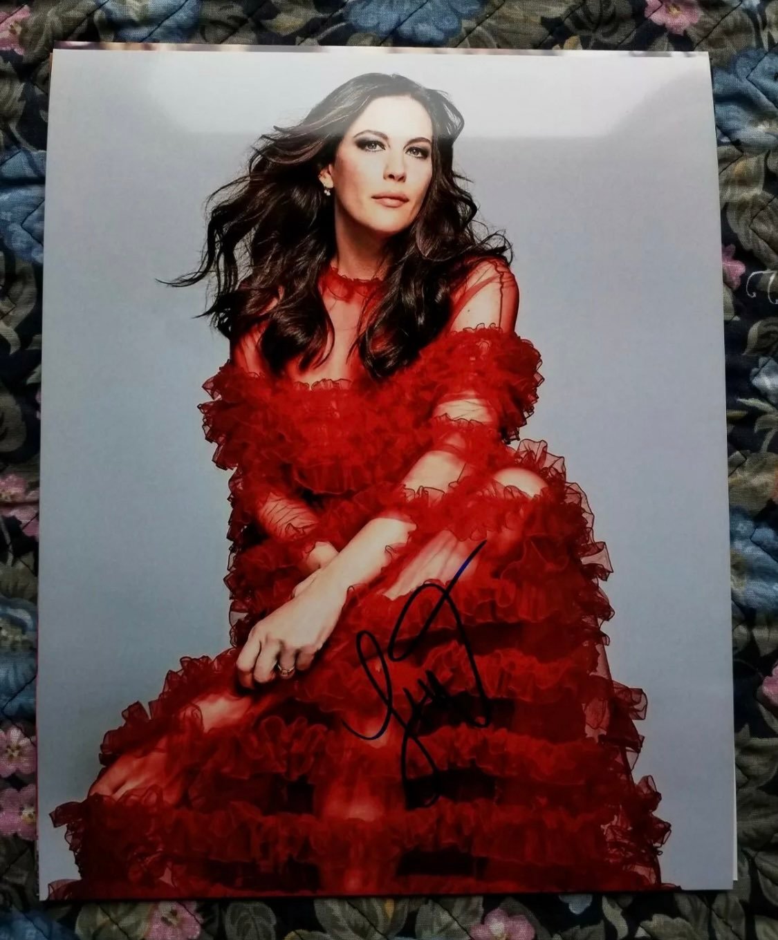 Liv Tyler signed 8x10