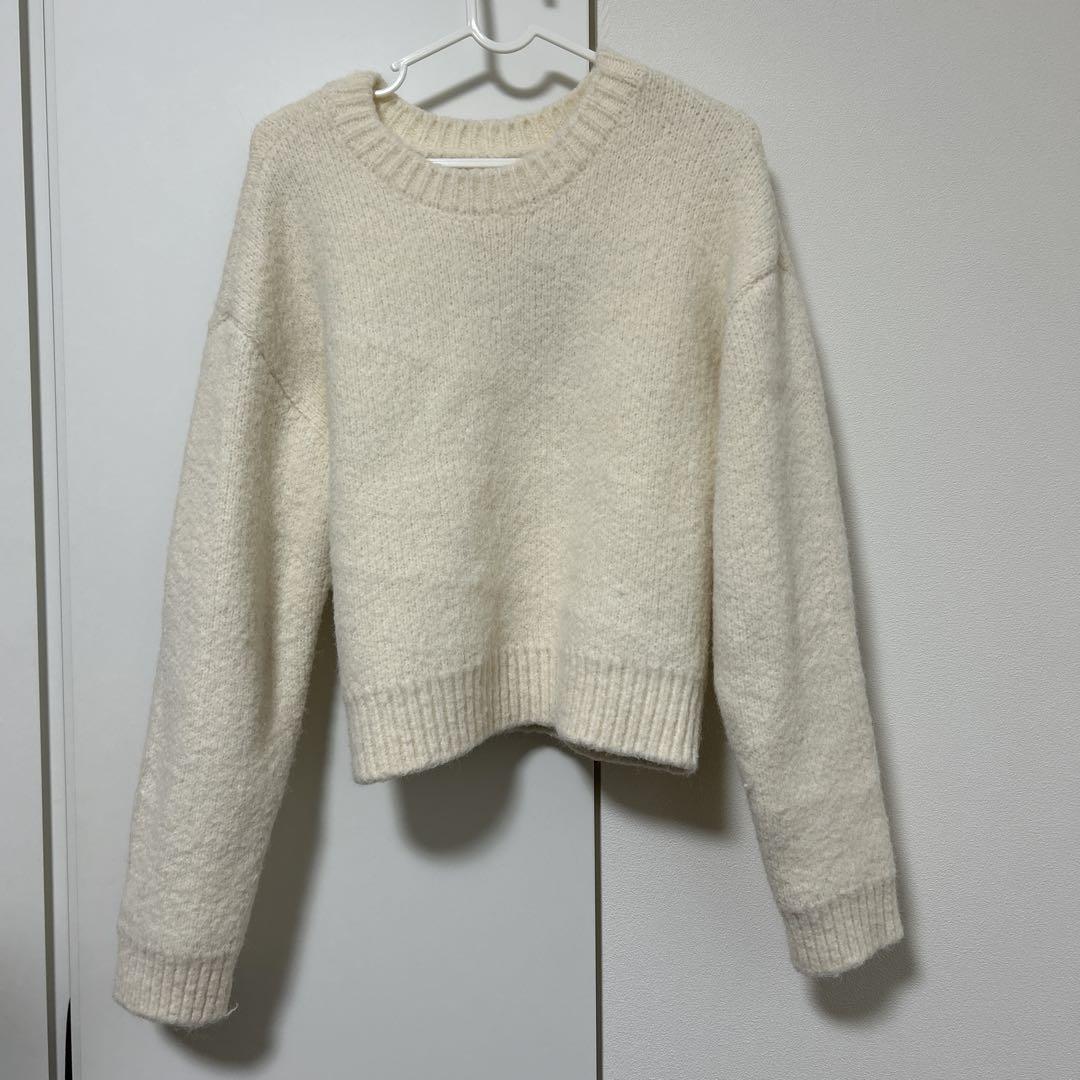 Her lip to H Boa Logo Knit Pullover